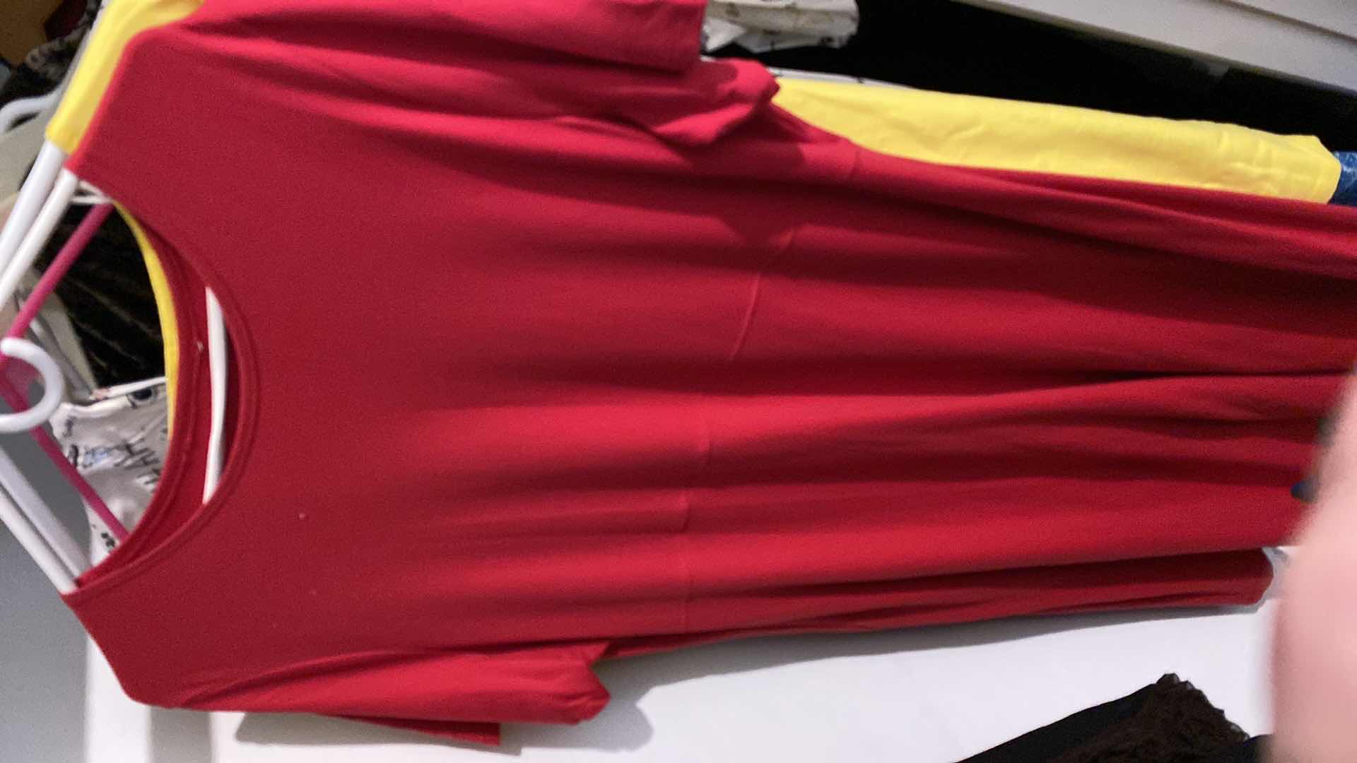 Photo 2 of 8 PIECES WOMENS SIZE XXL DRESSES