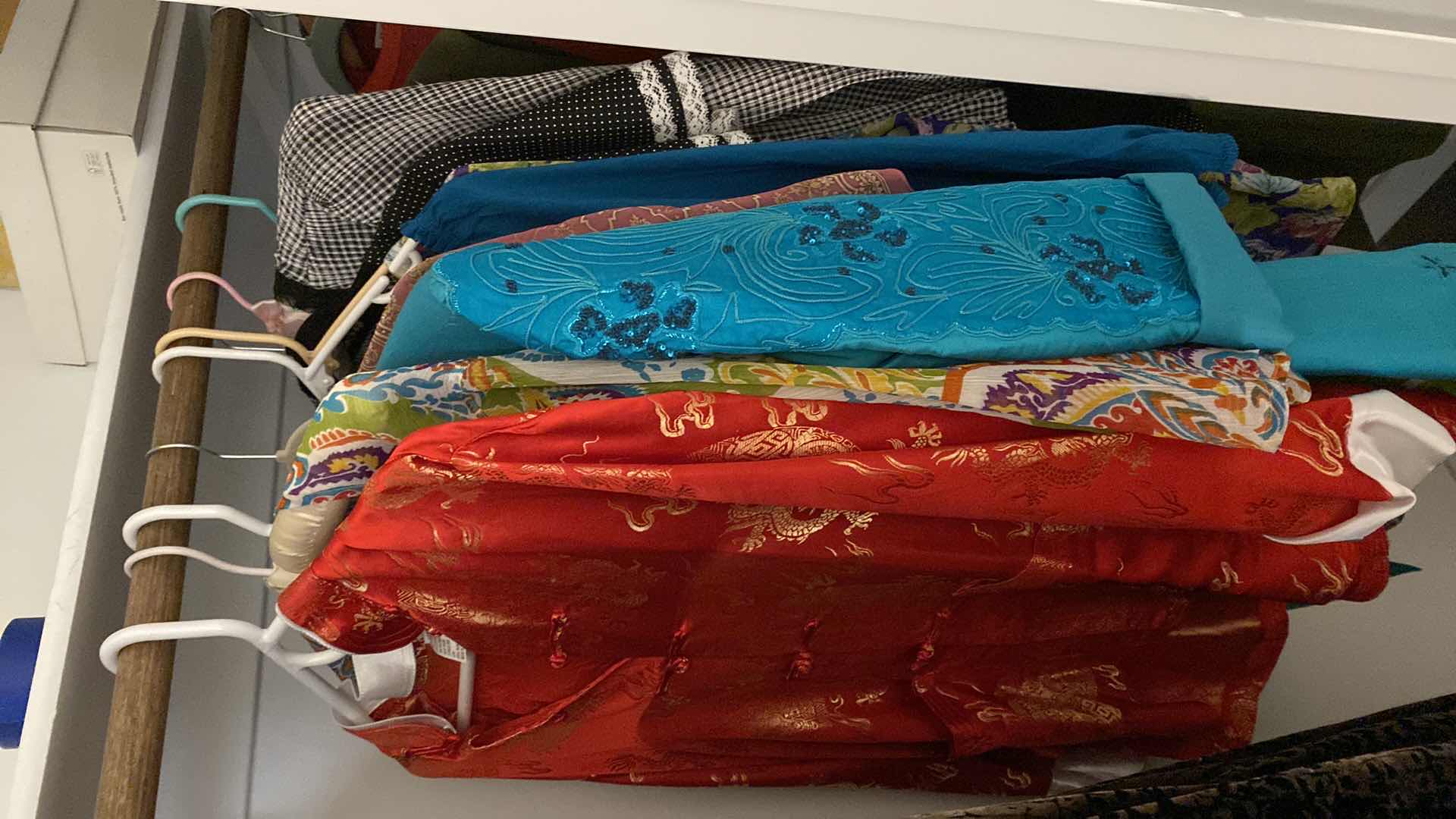 Photo 1 of 8 PIECES WOMENS SIZE XL AND XXL CLOTHING