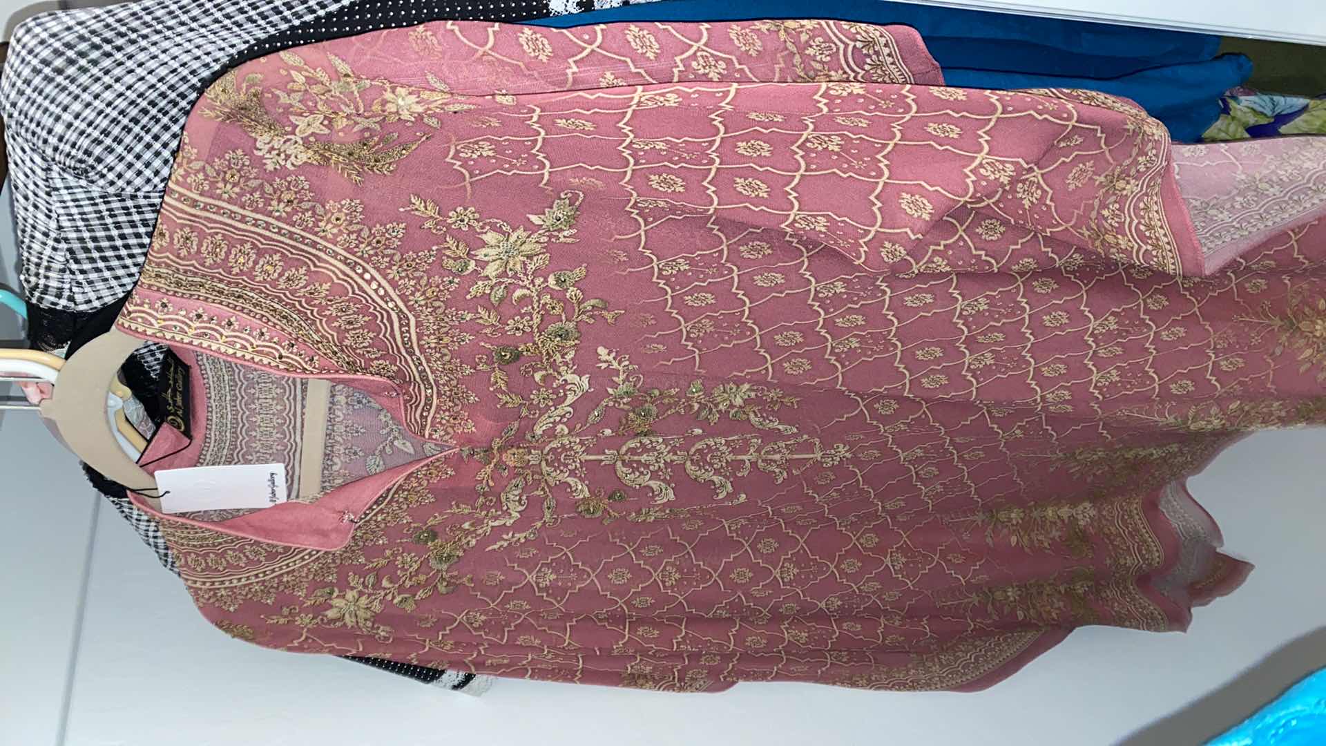 Photo 5 of 8 PIECES WOMENS SIZE XL AND XXL CLOTHING