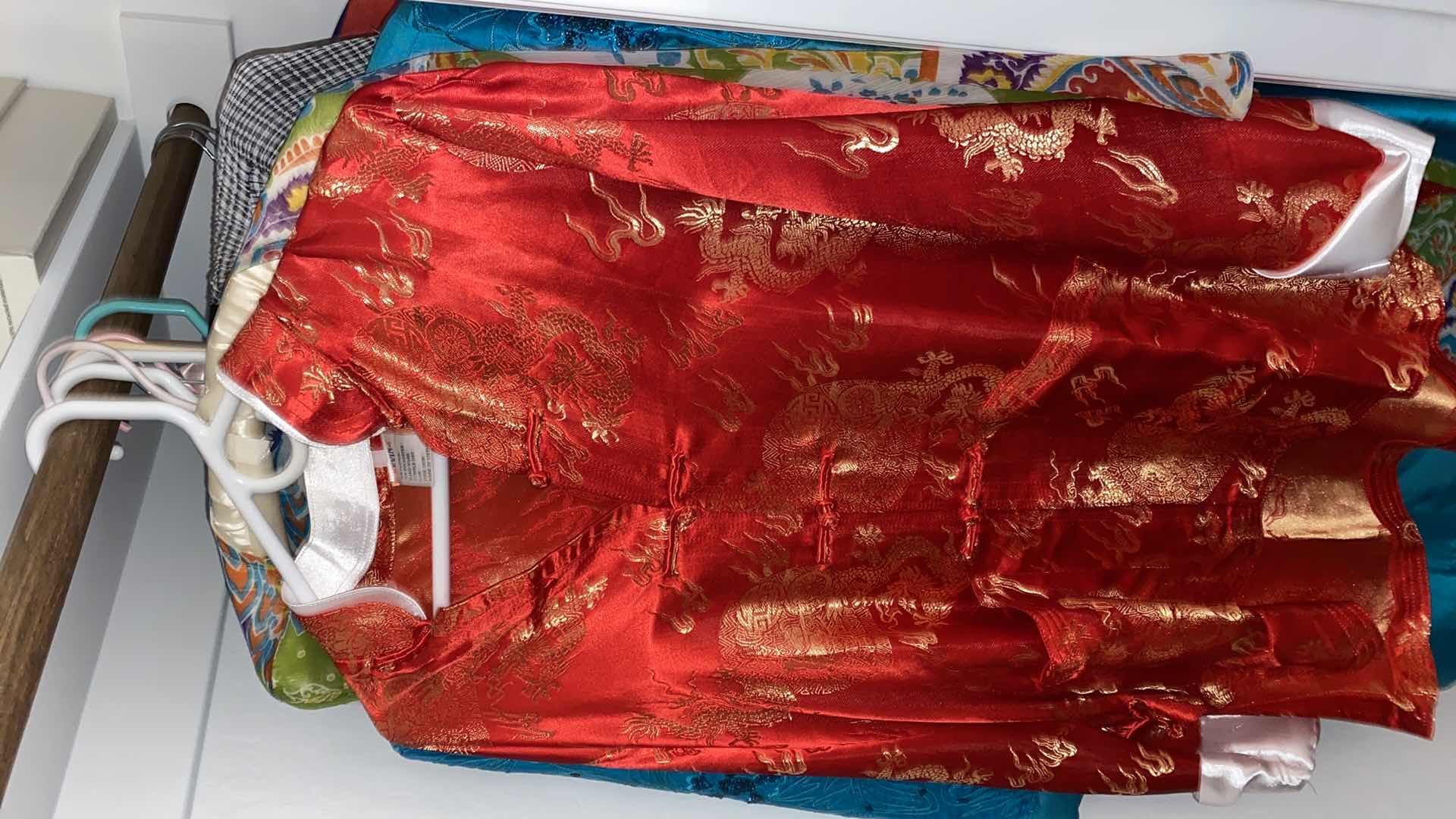 Photo 2 of 8 PIECES WOMENS SIZE XL AND XXL CLOTHING