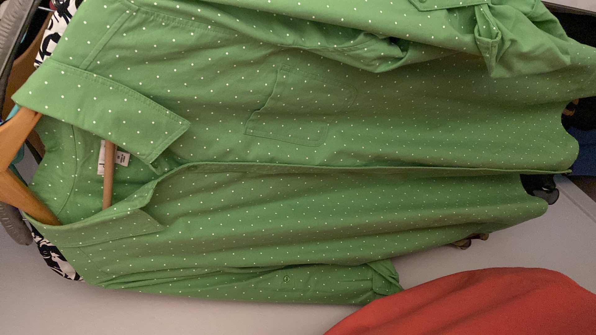 Photo 4 of 8 PIECES WOMENS SIZE XXL CLOTHING