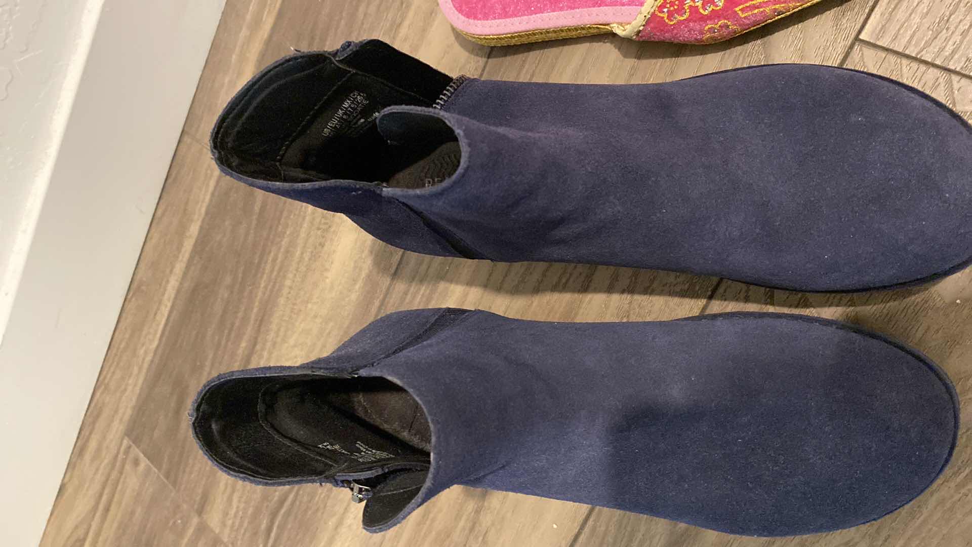 Photo 2 of 5 PAIRS WOMENS SHOES SIZE 10 BLACK BOOTS AND SLIPPERS, SIZE 11 ANIMAL PRINT AND RED SHOES