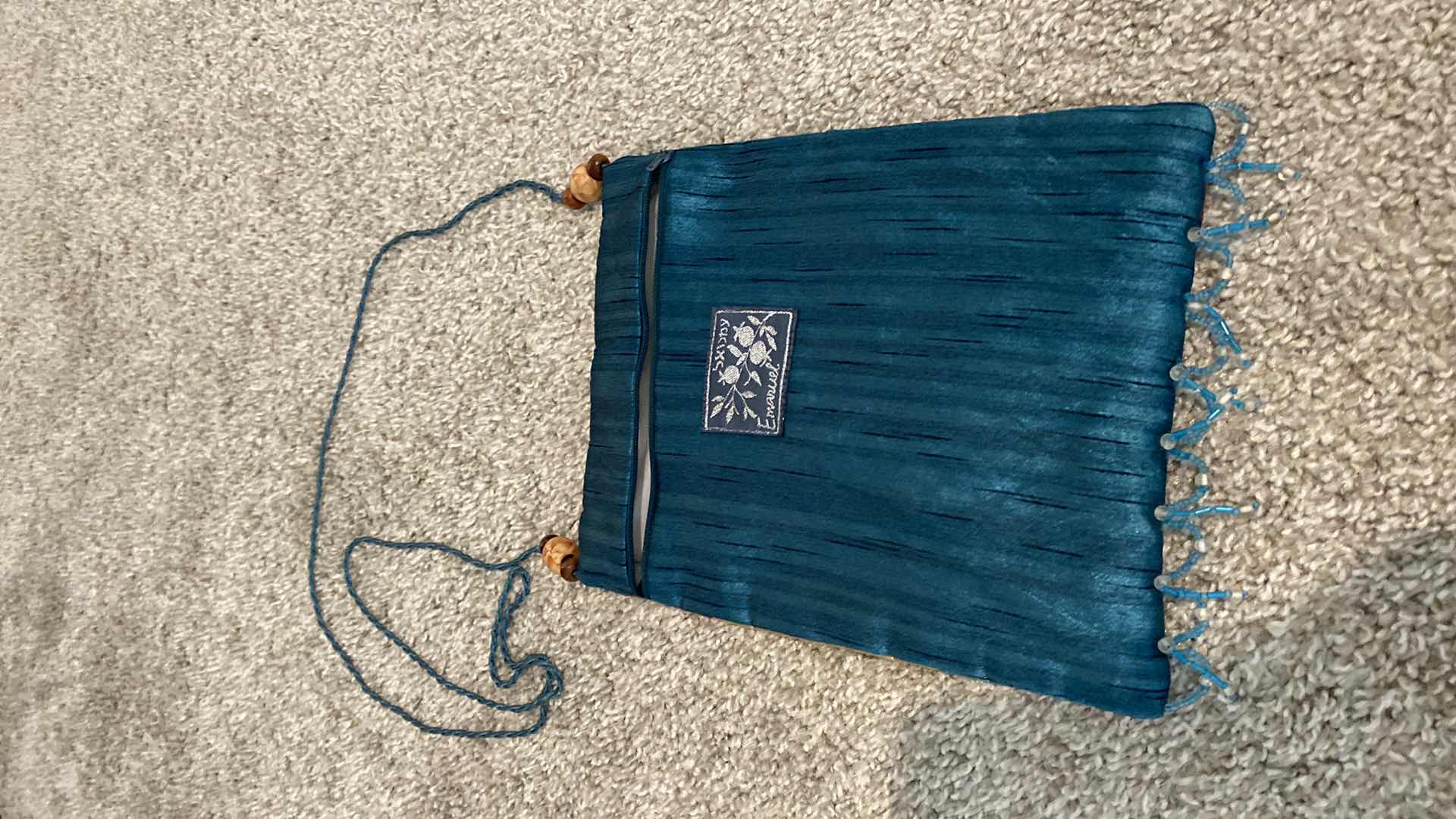 Photo 2 of WOMENS NEW CROSS BODY BAG