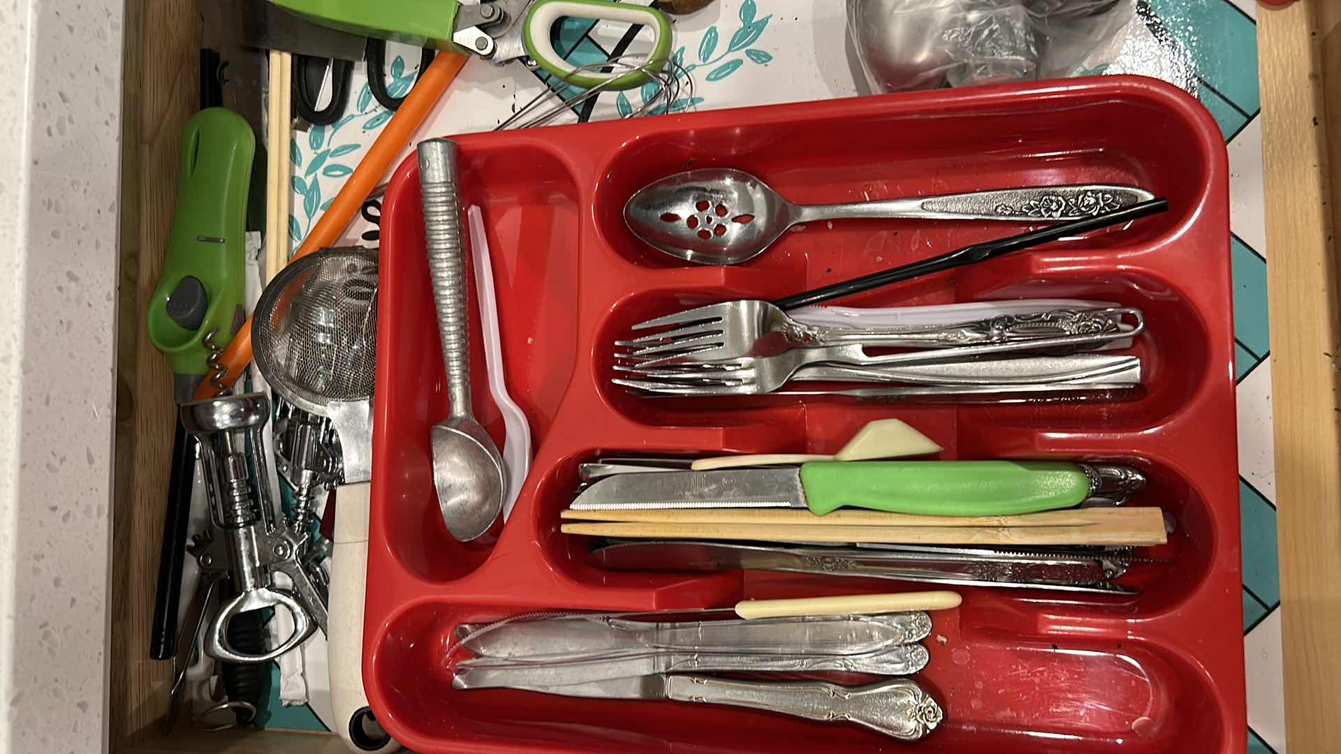 Photo 1 of CONTENTS OF DRAWER