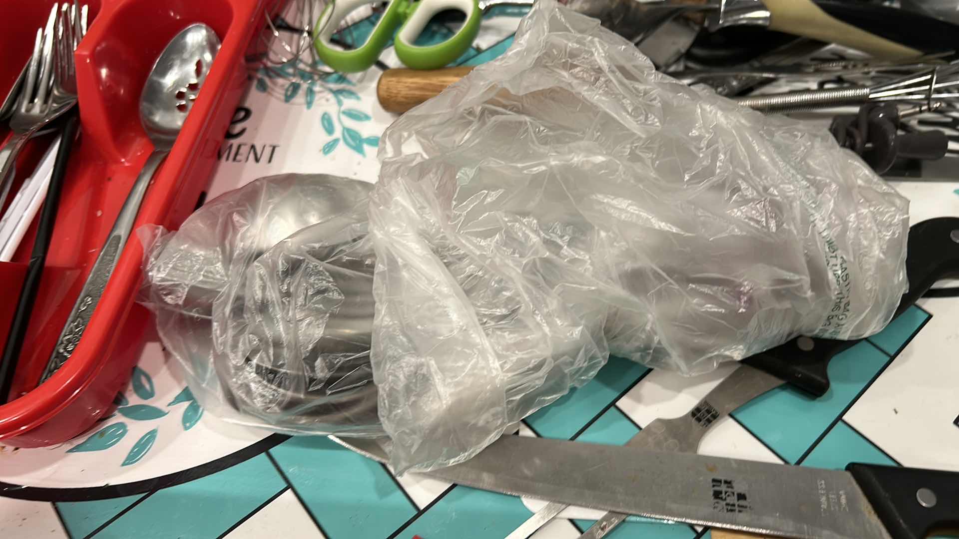 Photo 1 of CONTENTS OF DRAWER