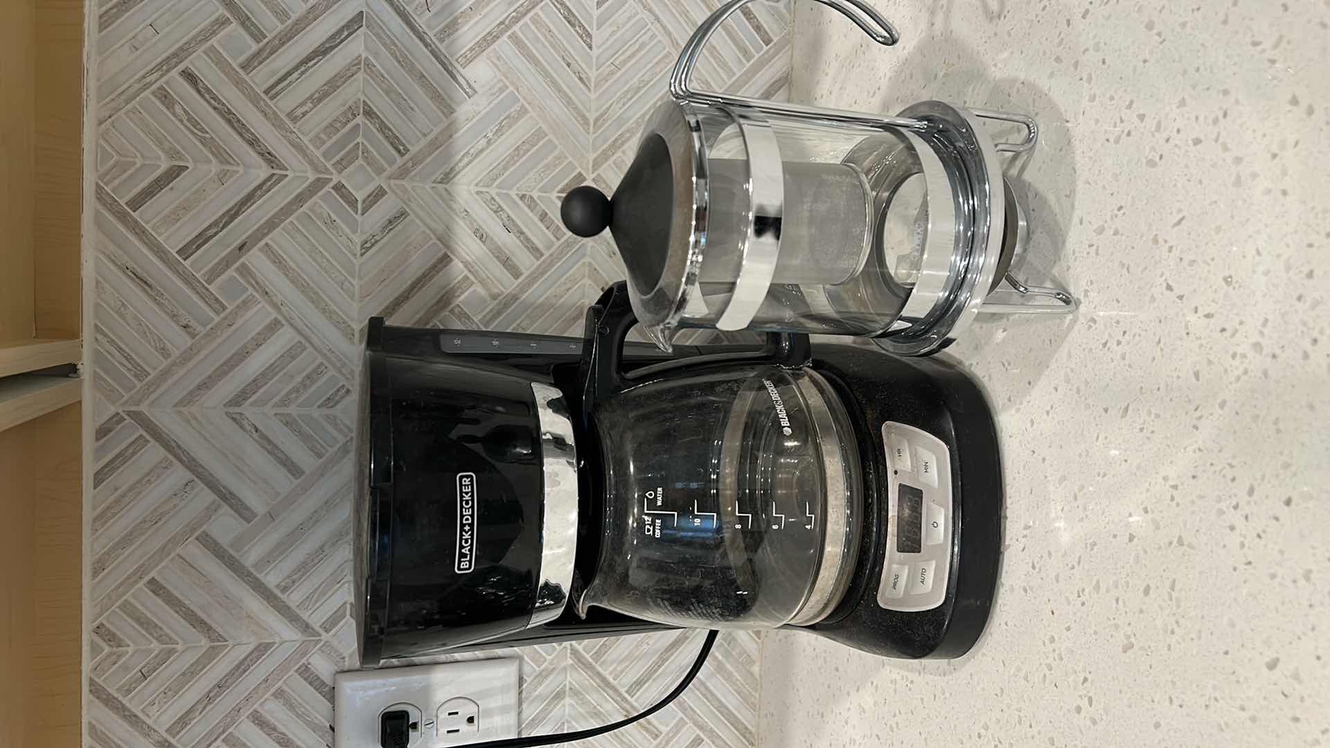 Photo 1 of COFFEE AND TEA MAKERS