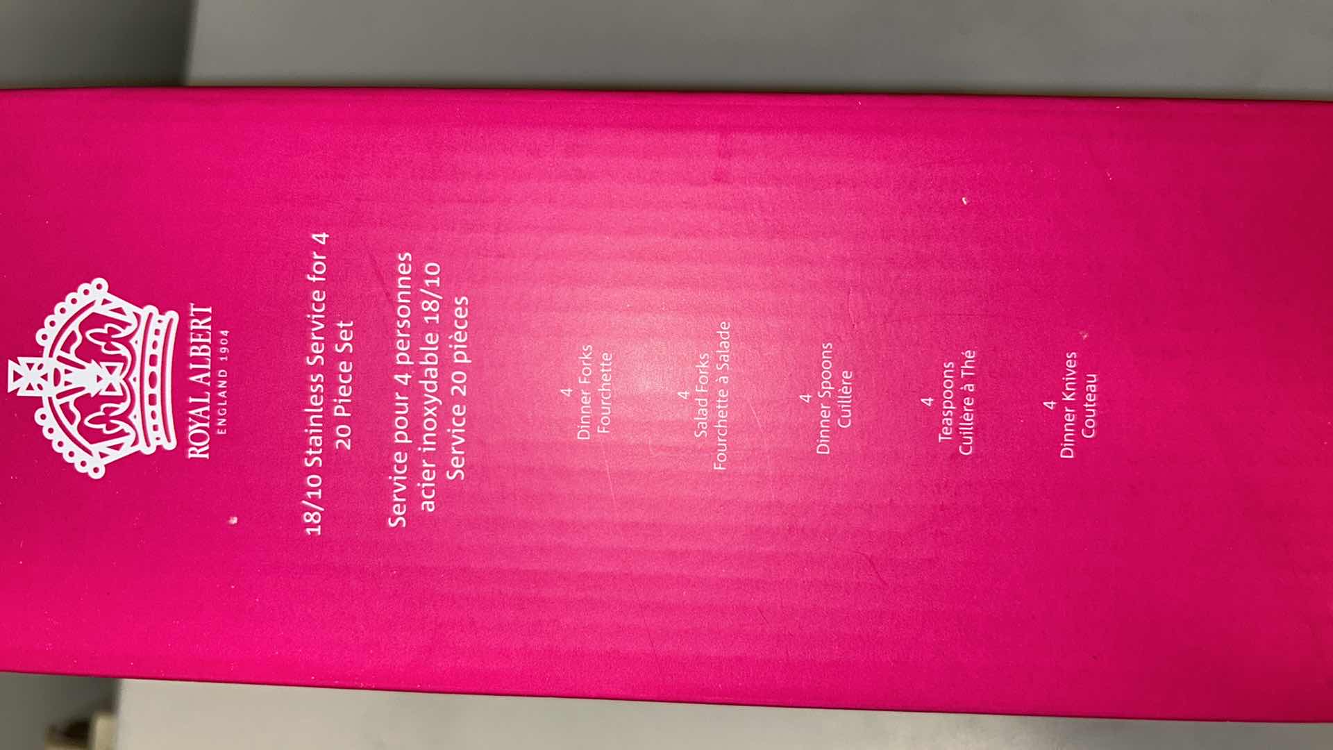 Photo 1 of ROYAL ALBERT 20 PC SET