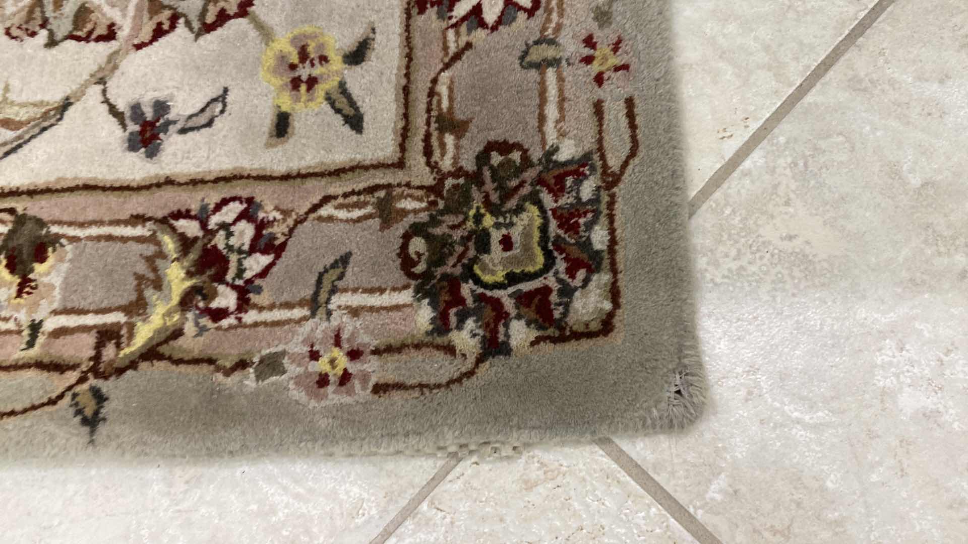 Photo 1 of NOURISON 2000 COLLECTION NEW ZEALAND WOOL AREA RUG 7’9” X 9’9”