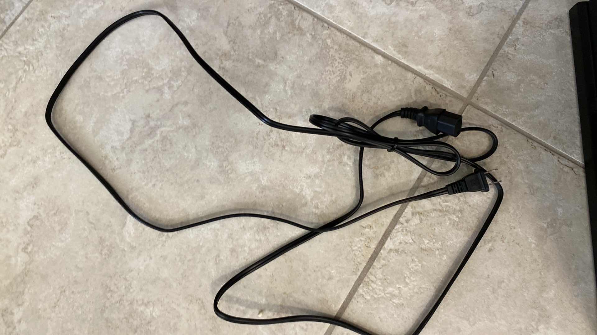 Photo 1 of KLIPSCH MODEL R-112SW 480W POWER SUBWOOFER SPEAKER