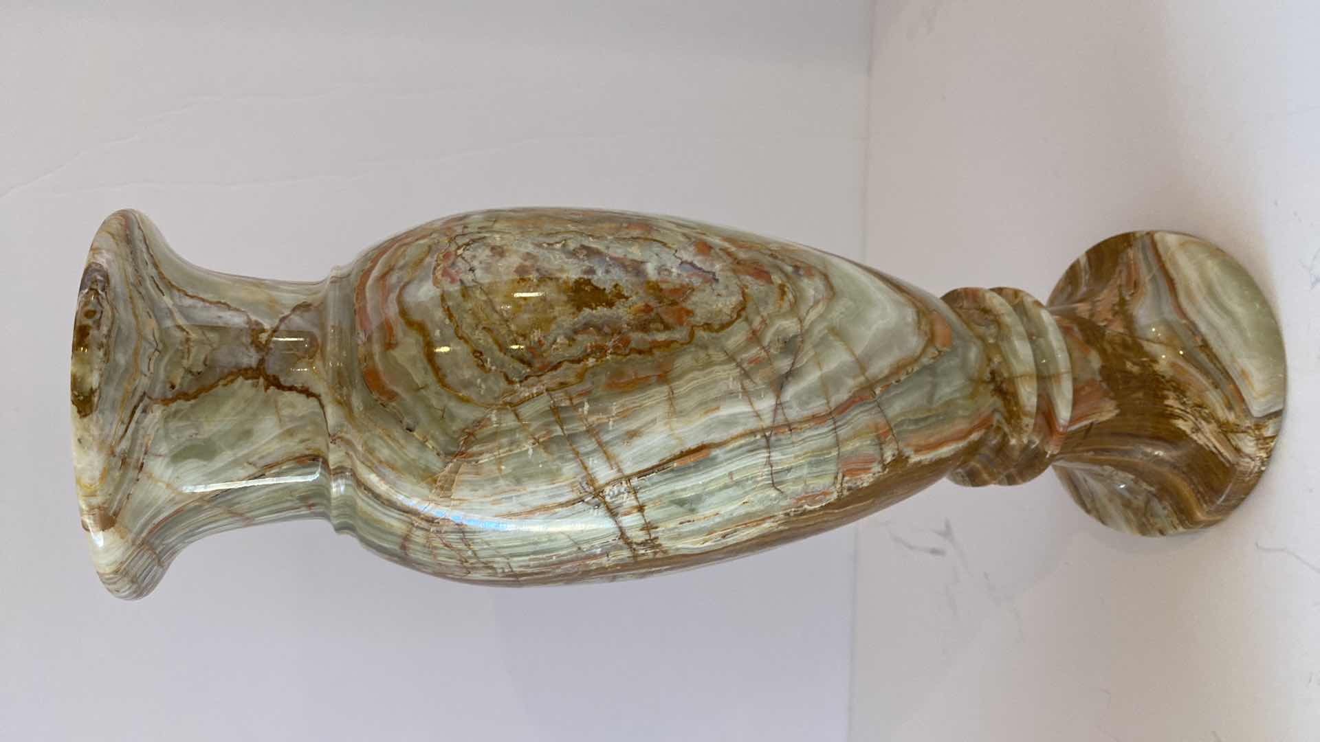 Photo 1 of ONYX VASE H 11.75”