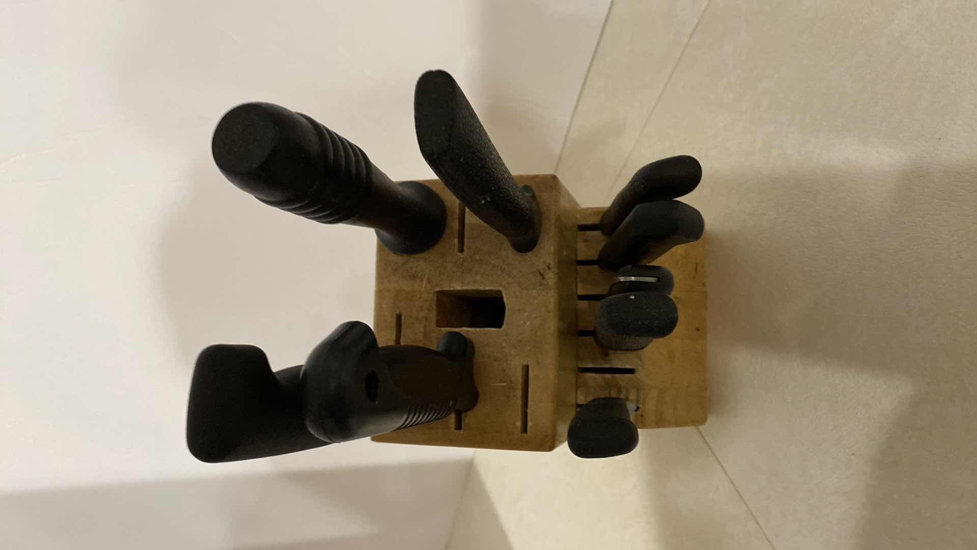 Photo 1 of KNIFE BLOCK WITH ASSORTED BRAND KNIFES