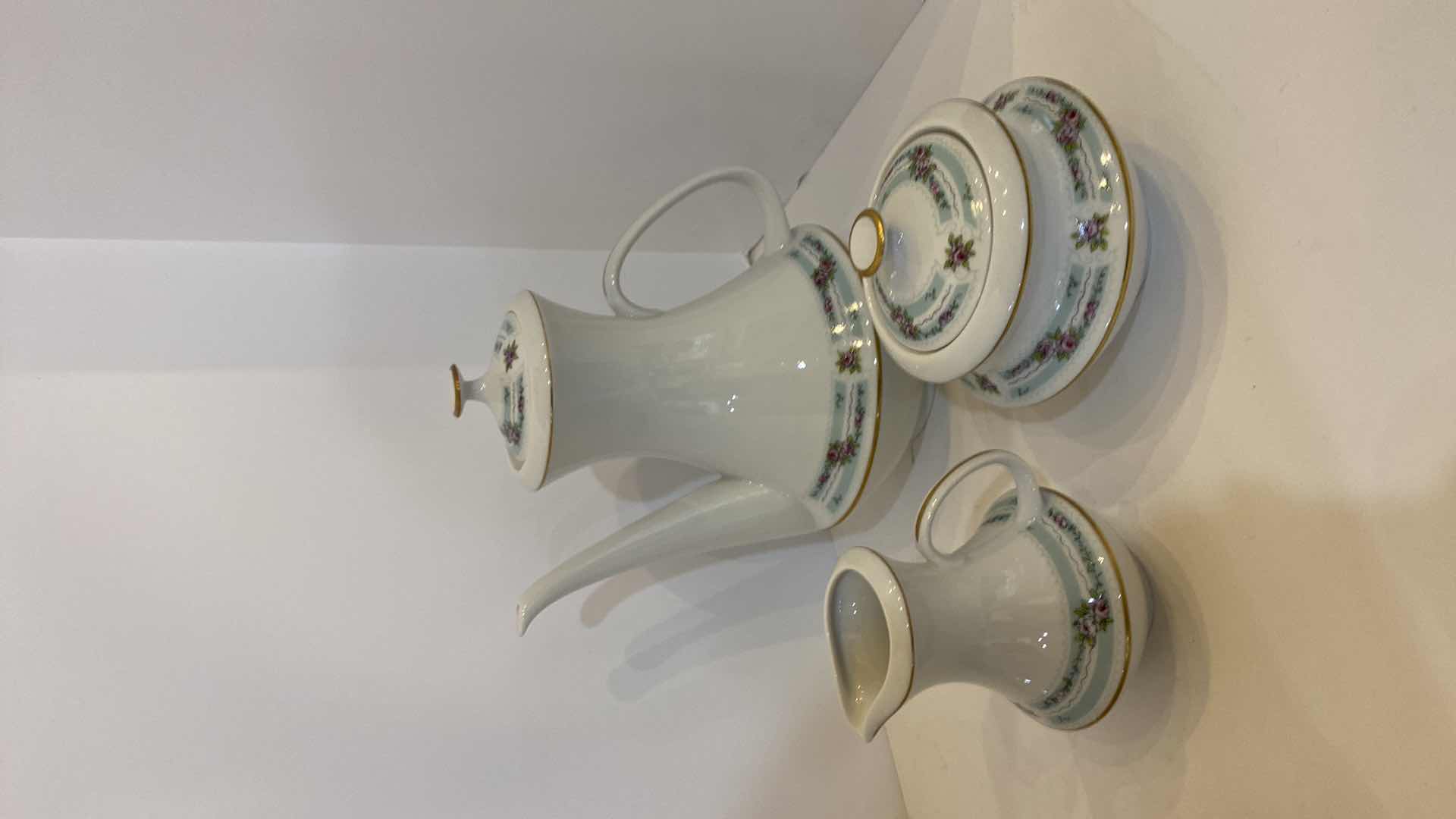 Photo 1 of PORCELAIN FINE DE BOHEME CZECHOSLOVAKIA CARLSBAD TEA SET 21 PIECES