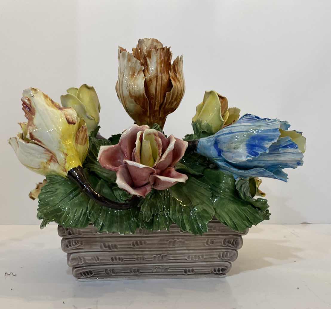 Photo 1 of VINTAGE CAPODIMONTE FLORAL CERAMIC 10.5”