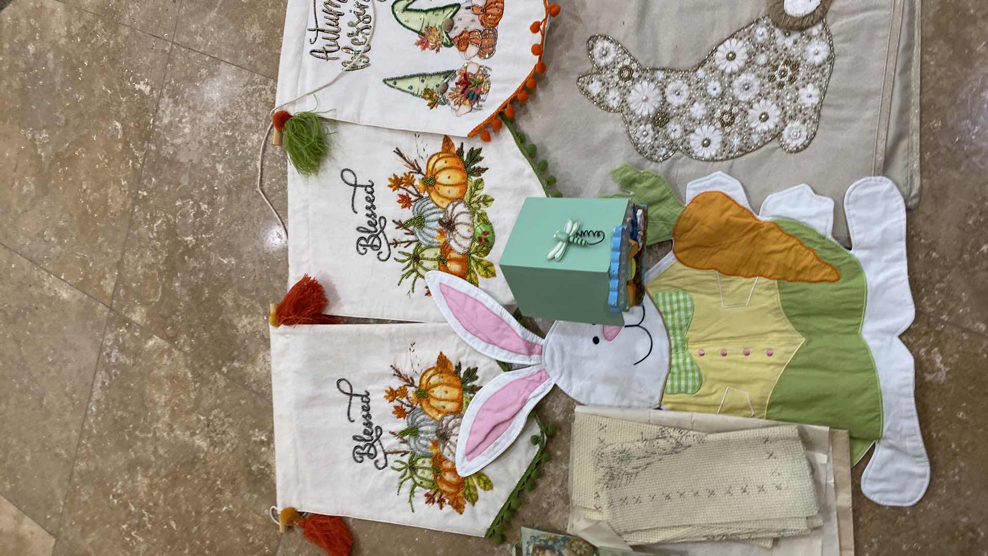 Photo 1 of HOLIDAY DECOR