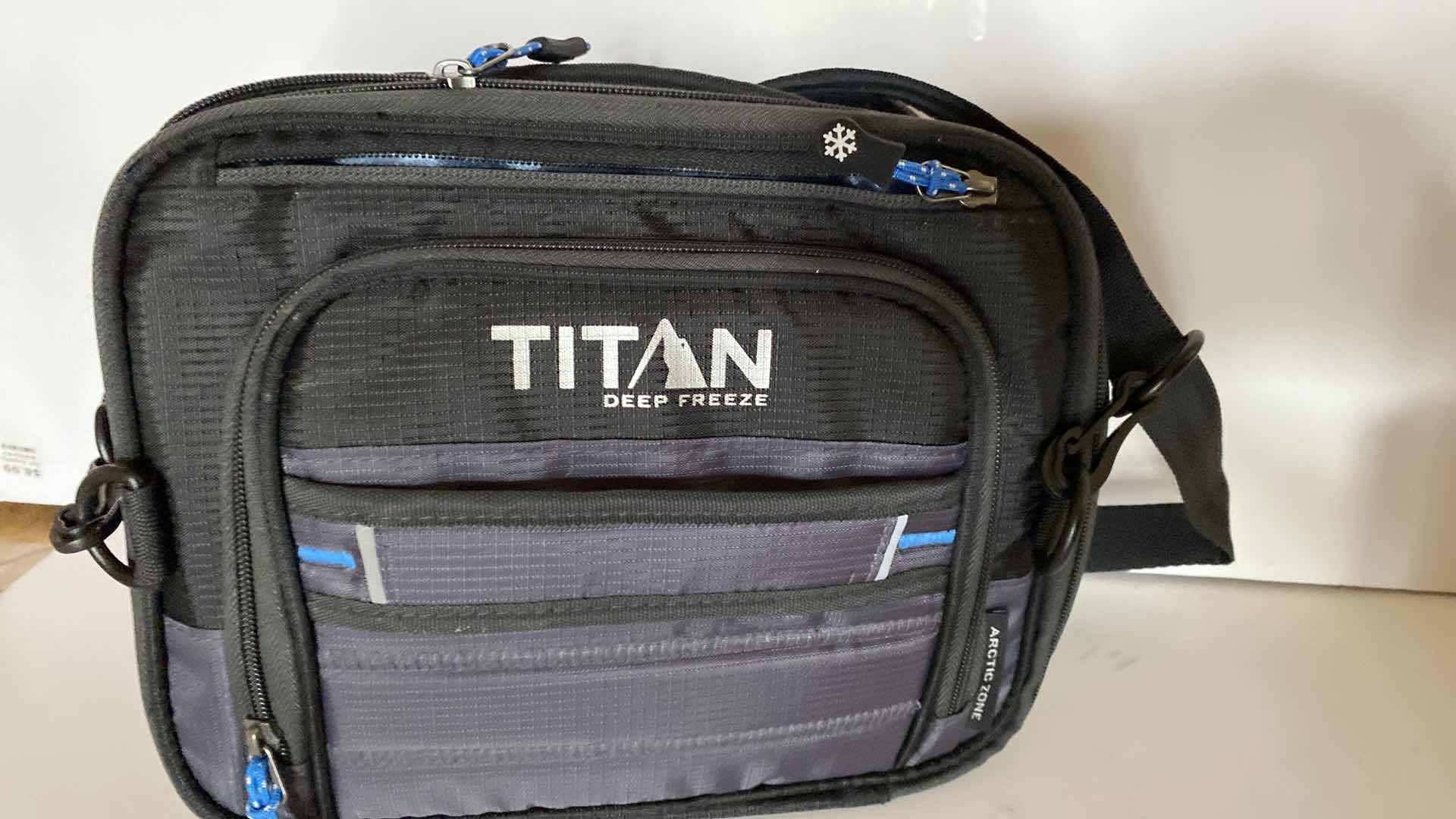 Photo 2 of LUNCH BAG AND SUNBEAM HAND MIXER