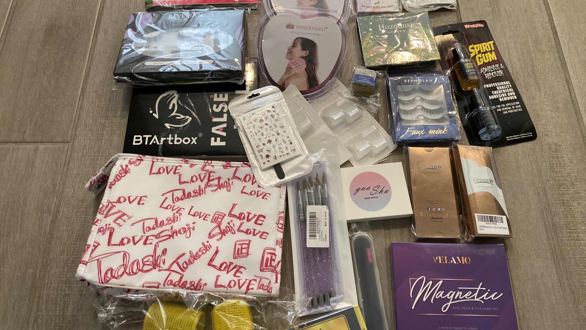 Photo 1 of BAG OF EYELASHES AND MORE