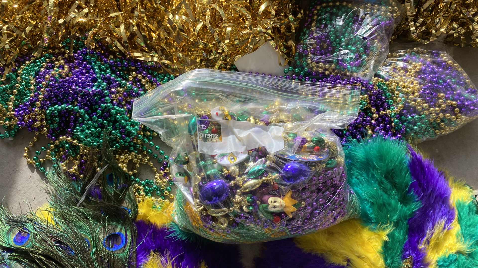Photo 1 of MARDI GRAS PARTY ITEMS
