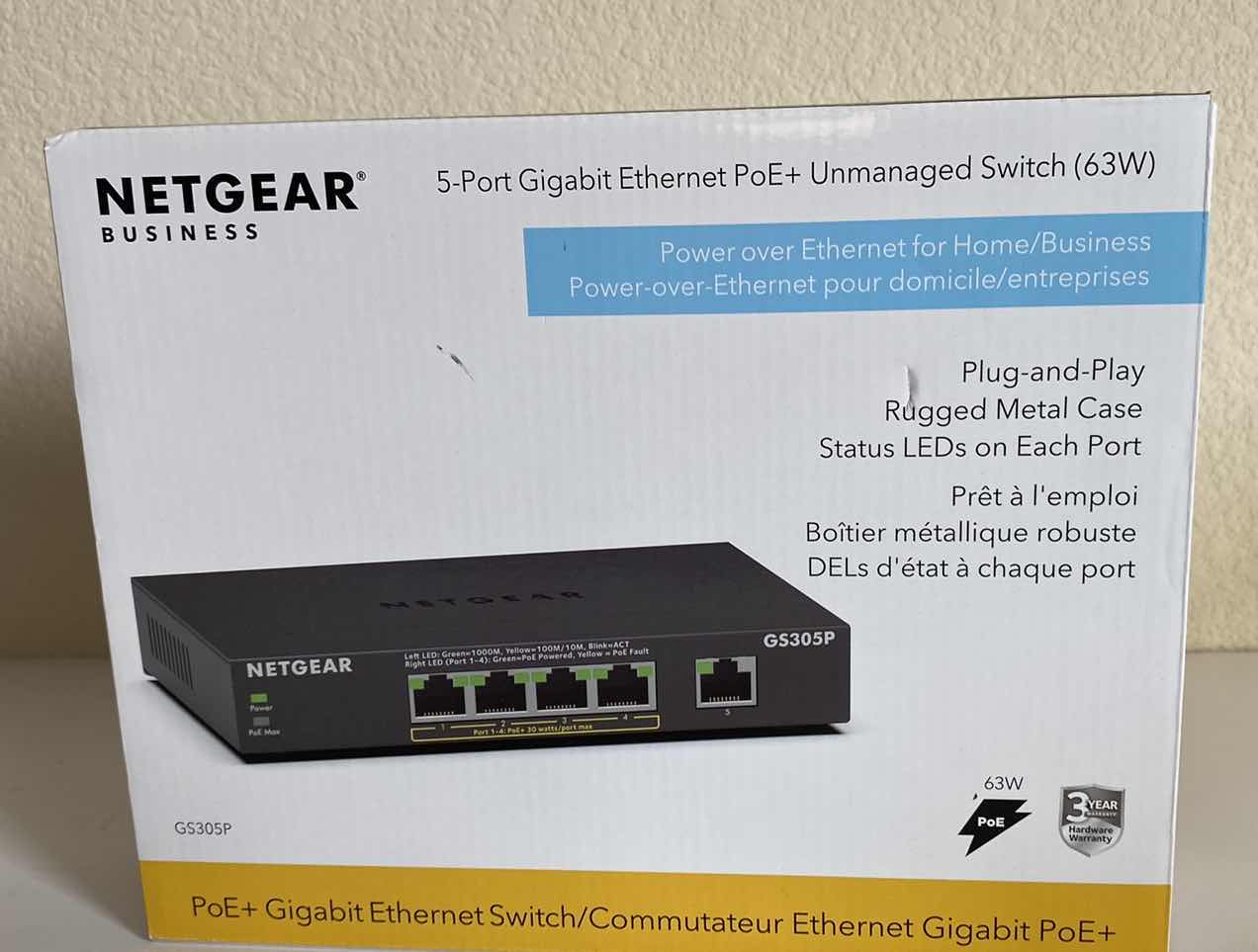 Photo 1 of NETGEAR GS305p 5 PORT GIGABITE ETHERNET