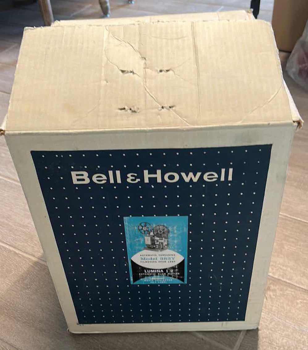 Photo 1 of BELL & HOWELL AUTOMATIC THREADING MODEL383Y FILMOVARA ZIOM LENS