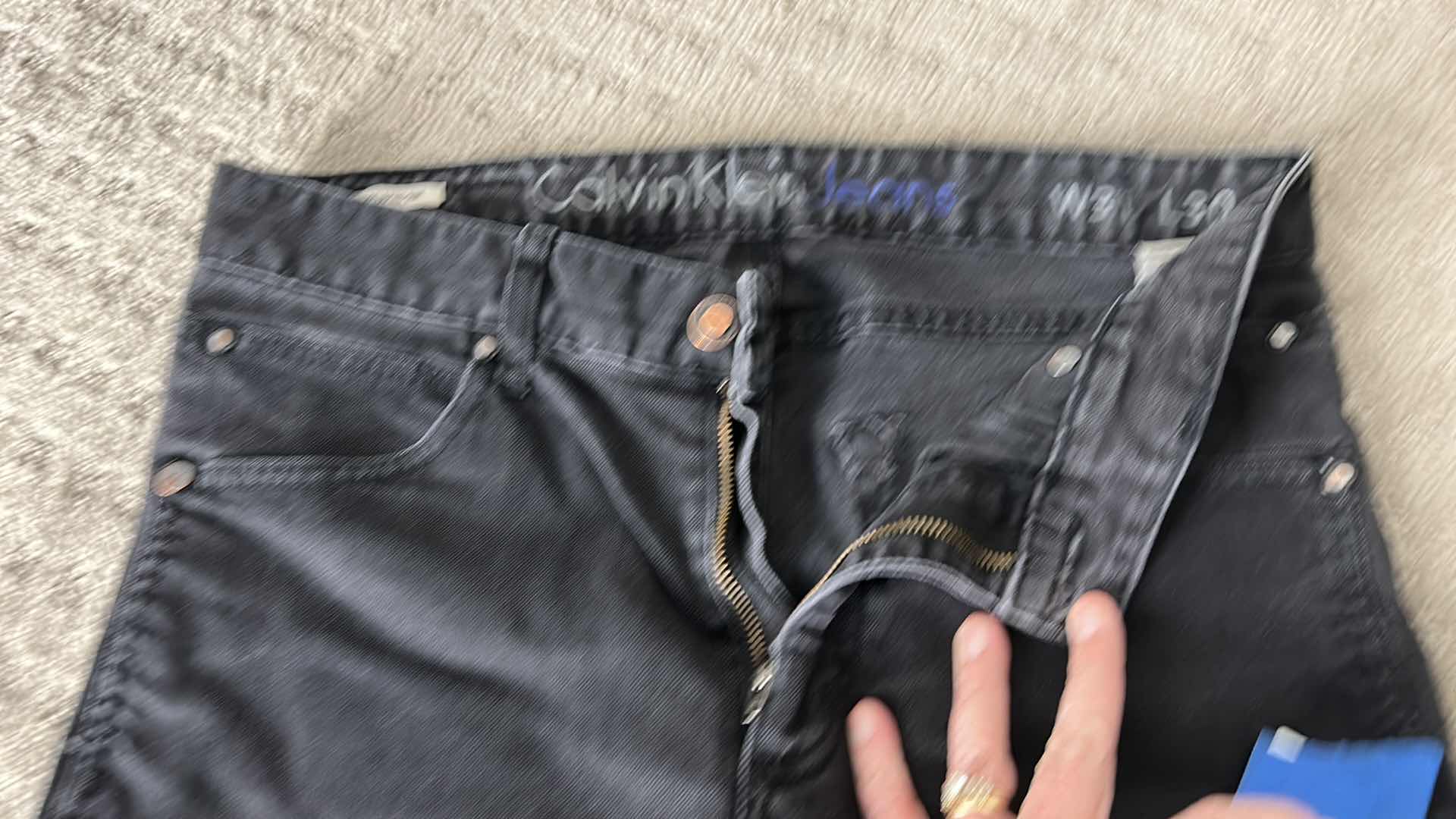 Photo 1 of MENS CALVIN KLEIN CLOTHING ASSORTMENT SEE PHOTOS FOR SIZES