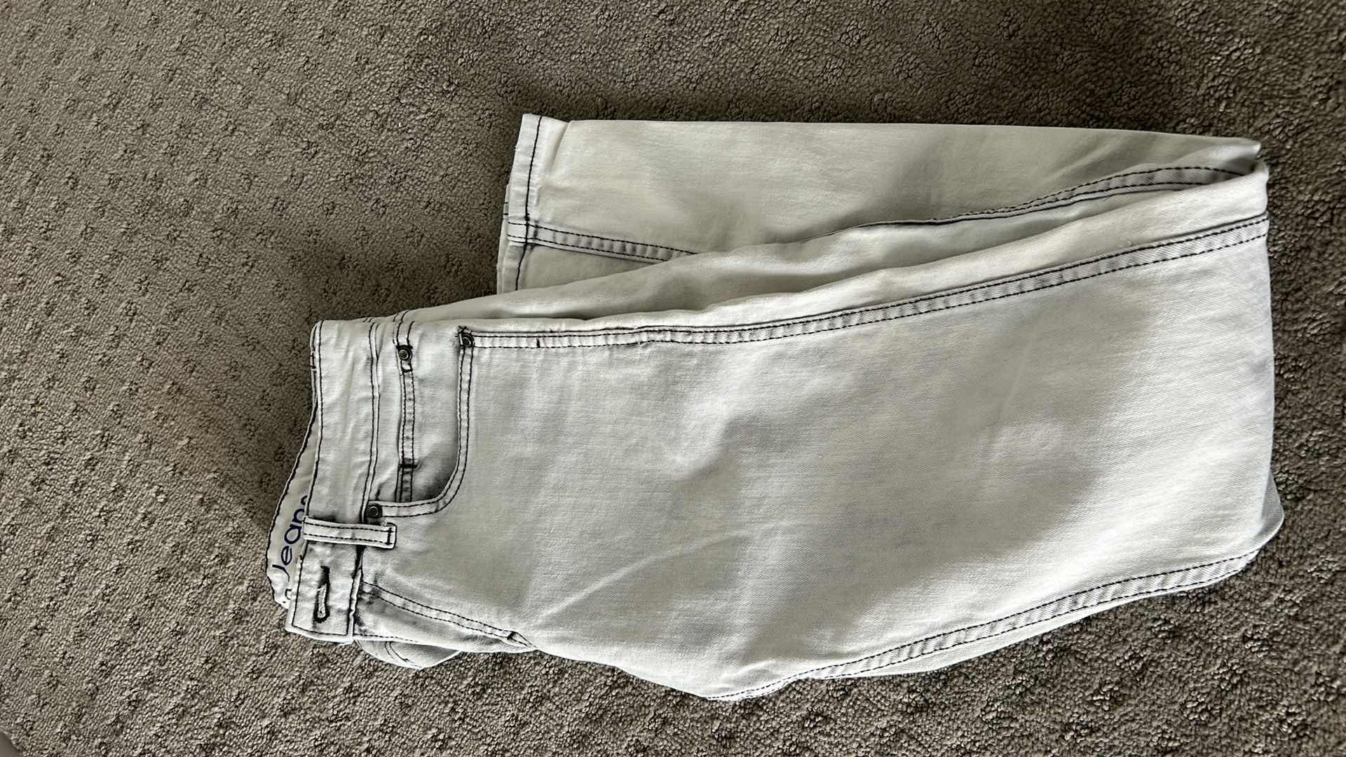 Photo 1 of MENS CALVIN KLEIN CLOTHING ASSORTMENT SEE PHOTOS FOR SIZES