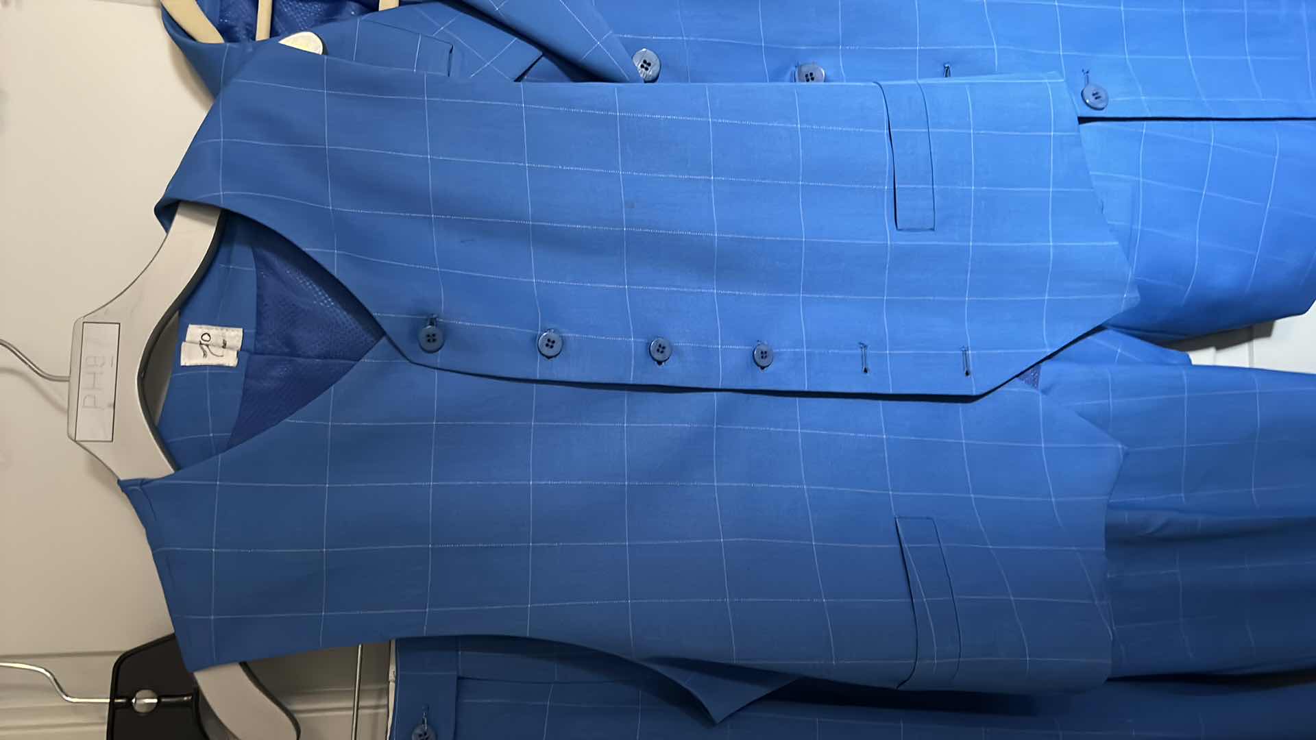 Photo 1 of MENS DESIGNER SUIT 40 PANTS SIZE 32R