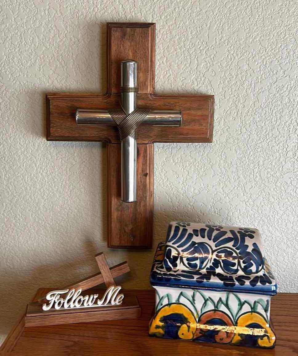 Photo 1 of 3 PC HOME DECOR (CROSS 12”)
