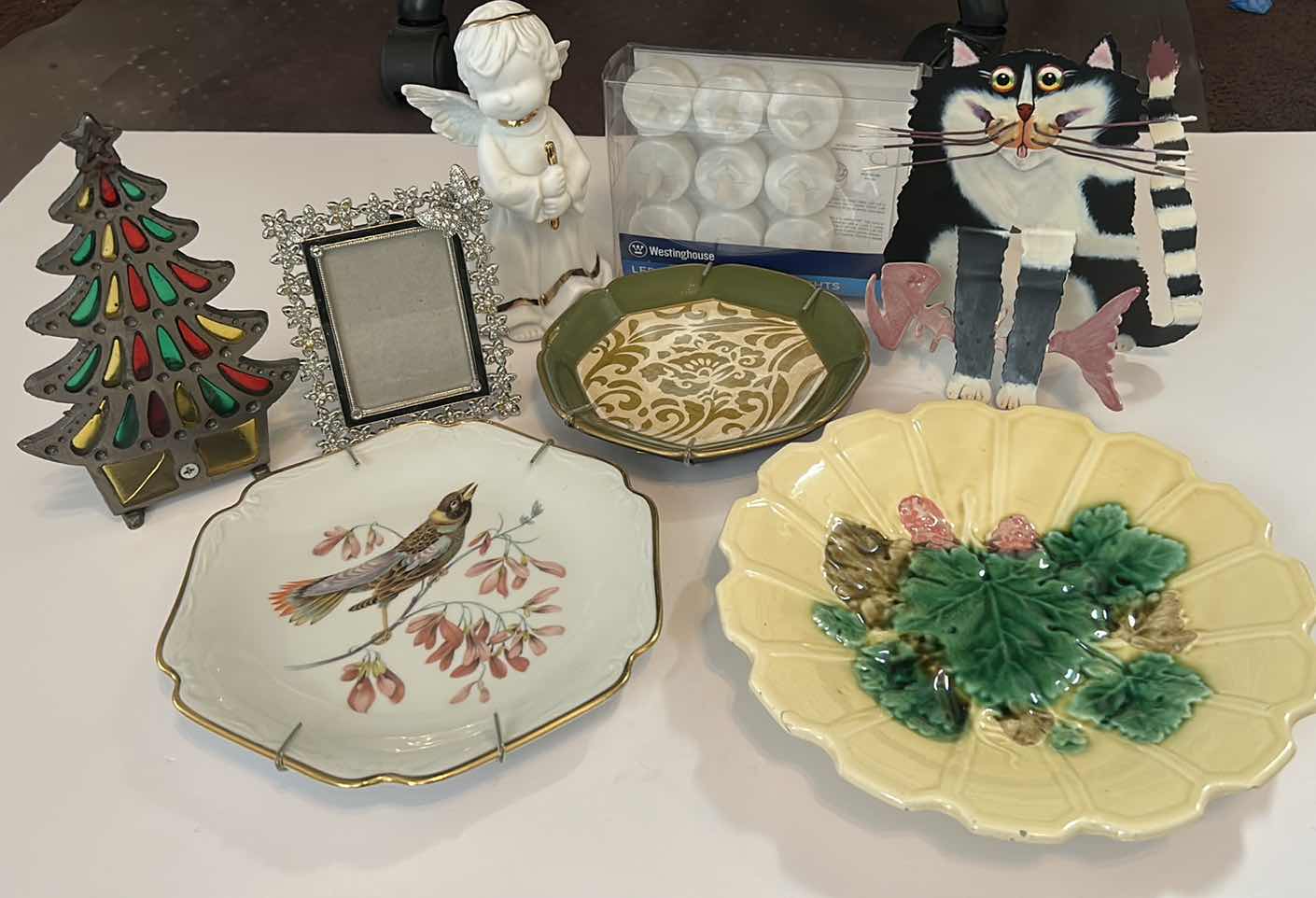 Photo 1 of HOME DECOR ASSORTMENT