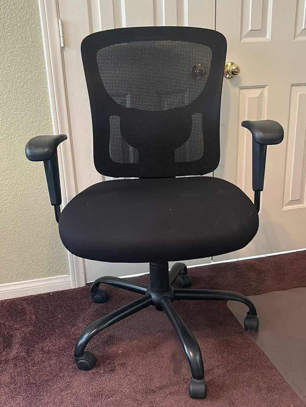 Photo 1 of OFFICE DESK CHAIR