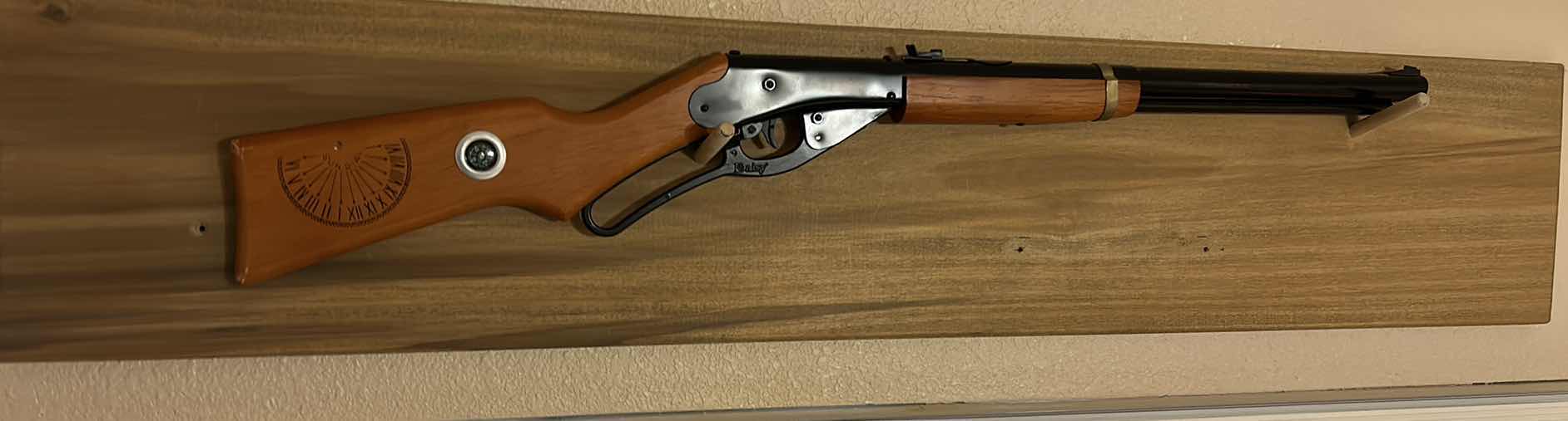 Photo 1 of DAISY VINTAGE BB GUN ON MOUNT 4’ x 9 1/2”