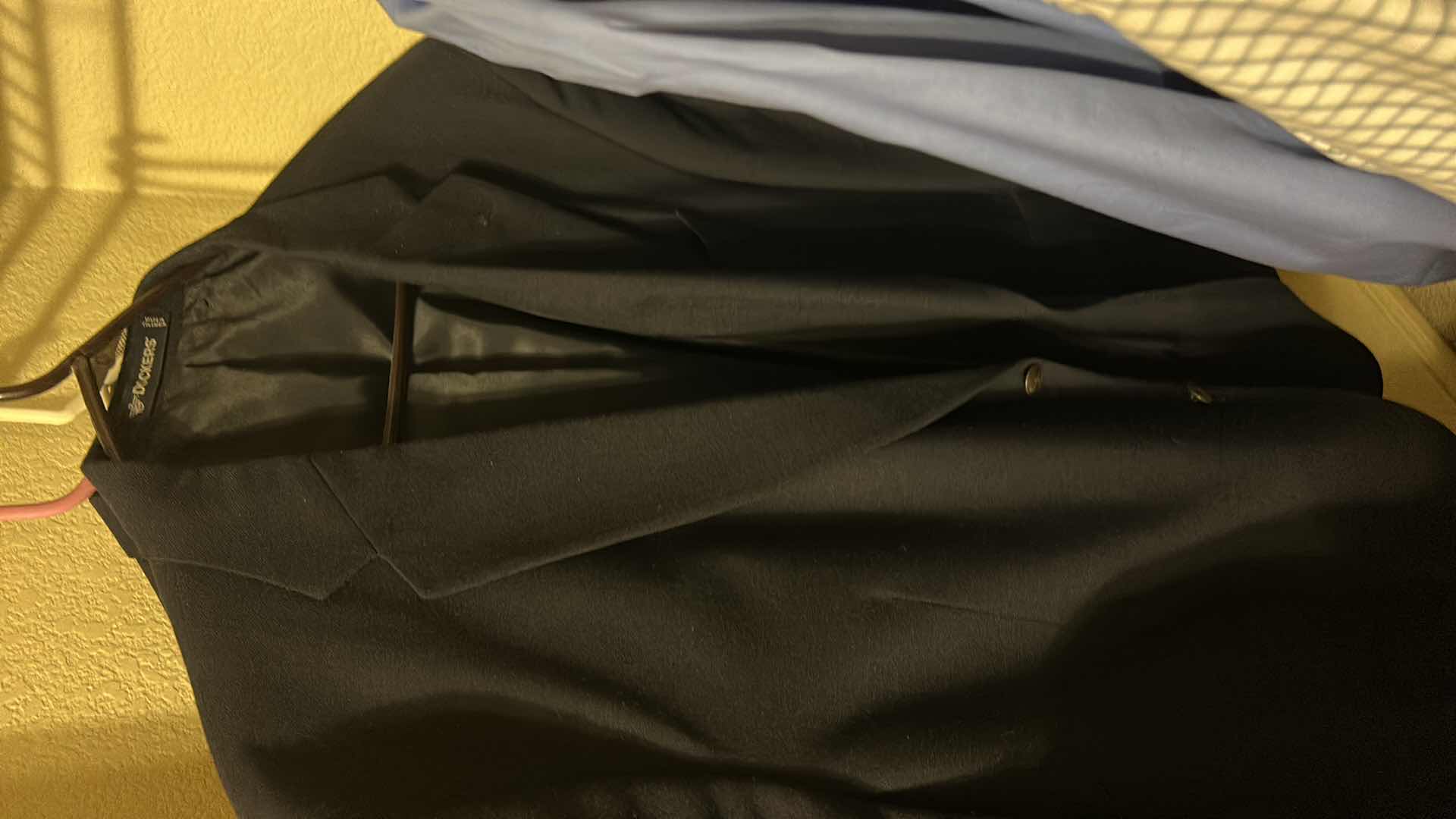 Photo 8 of MENS XXL CLOTHING ASSORTMENT