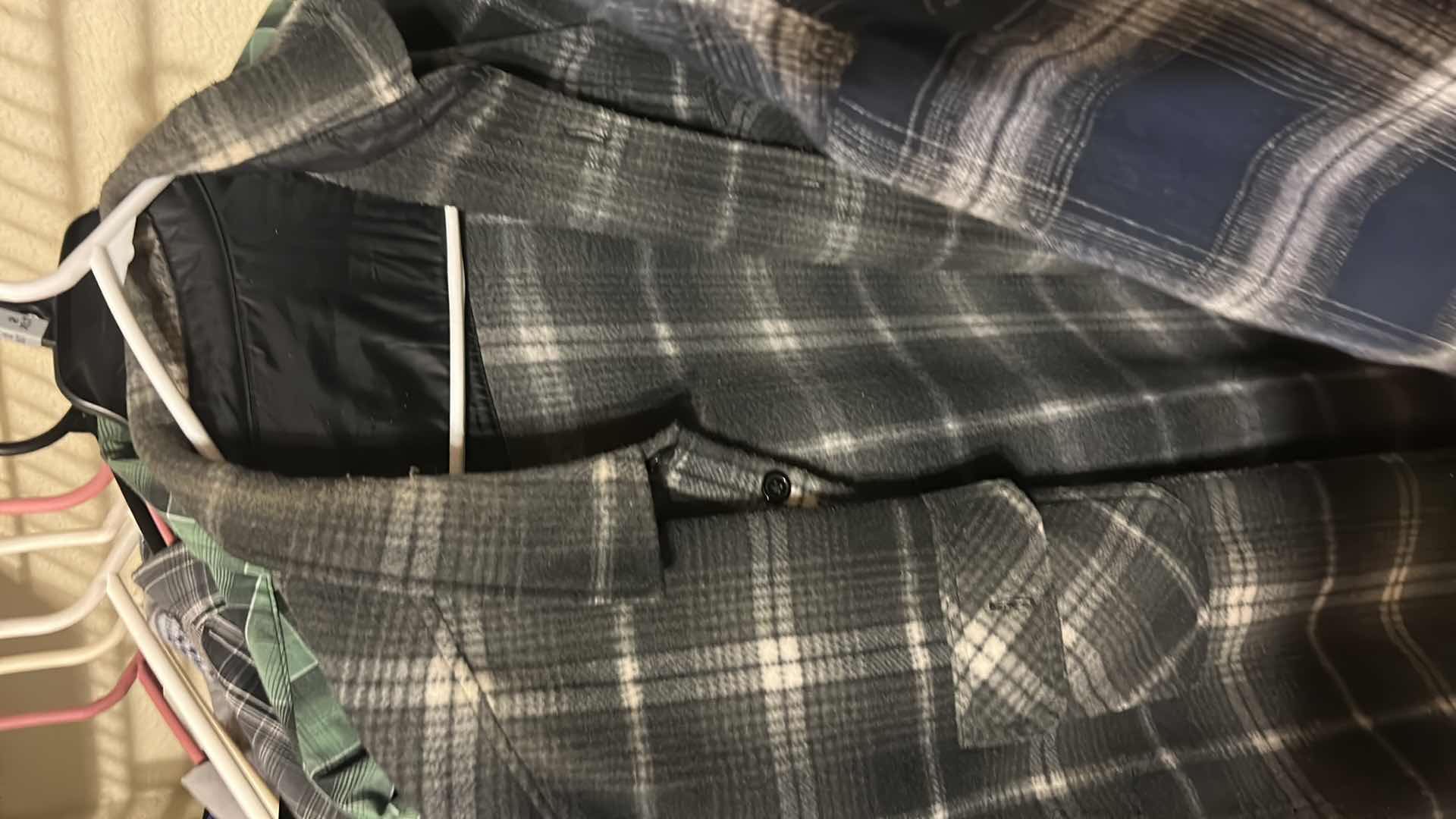 Photo 3 of MENS XXL CLOTHING ASSORTMENT