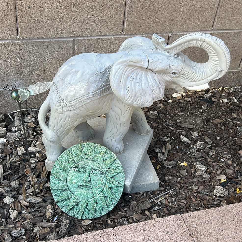 Photo 1 of OUTDOOR DECOR