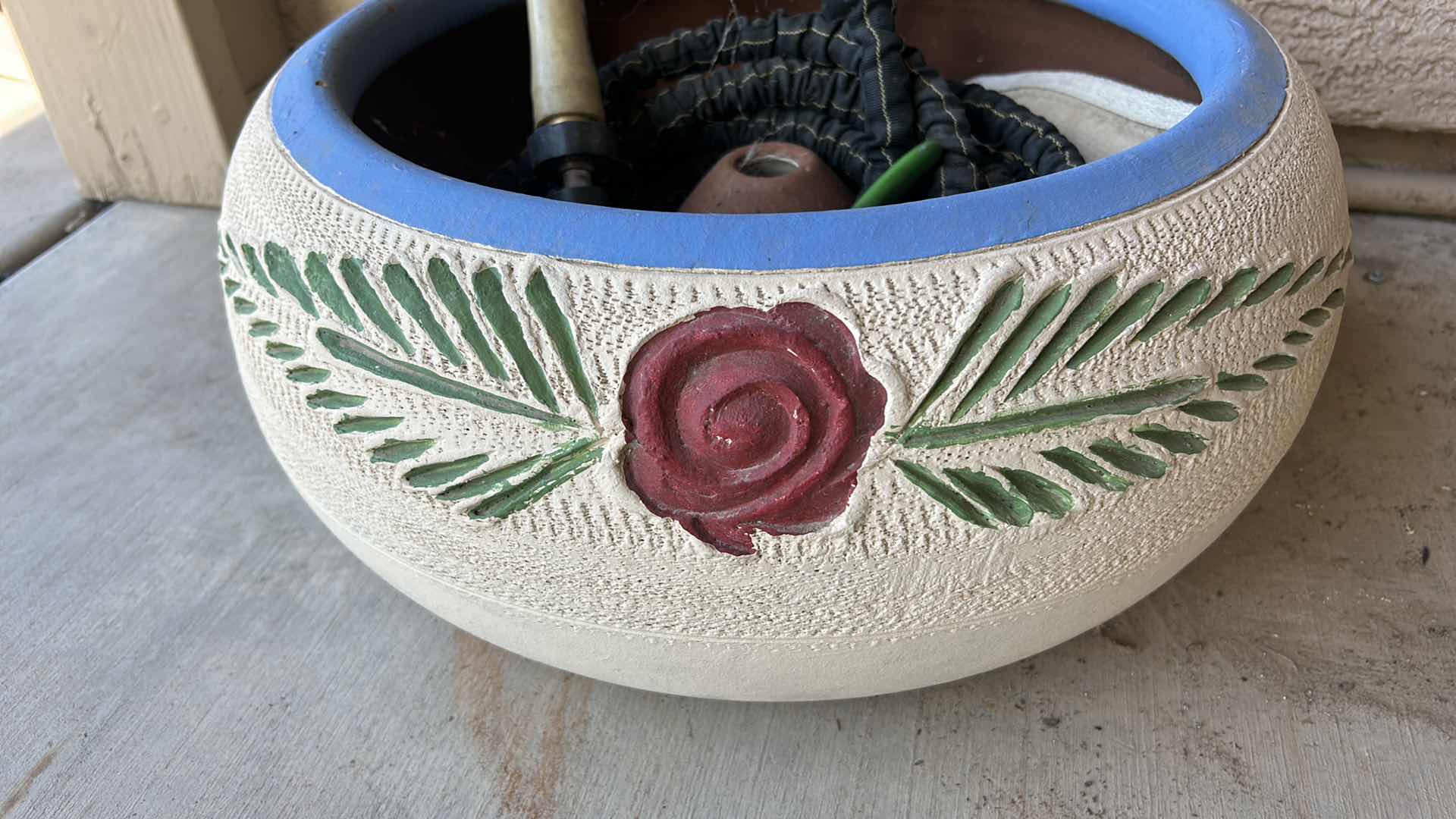 Photo 1 of HOSE AND POTTERY