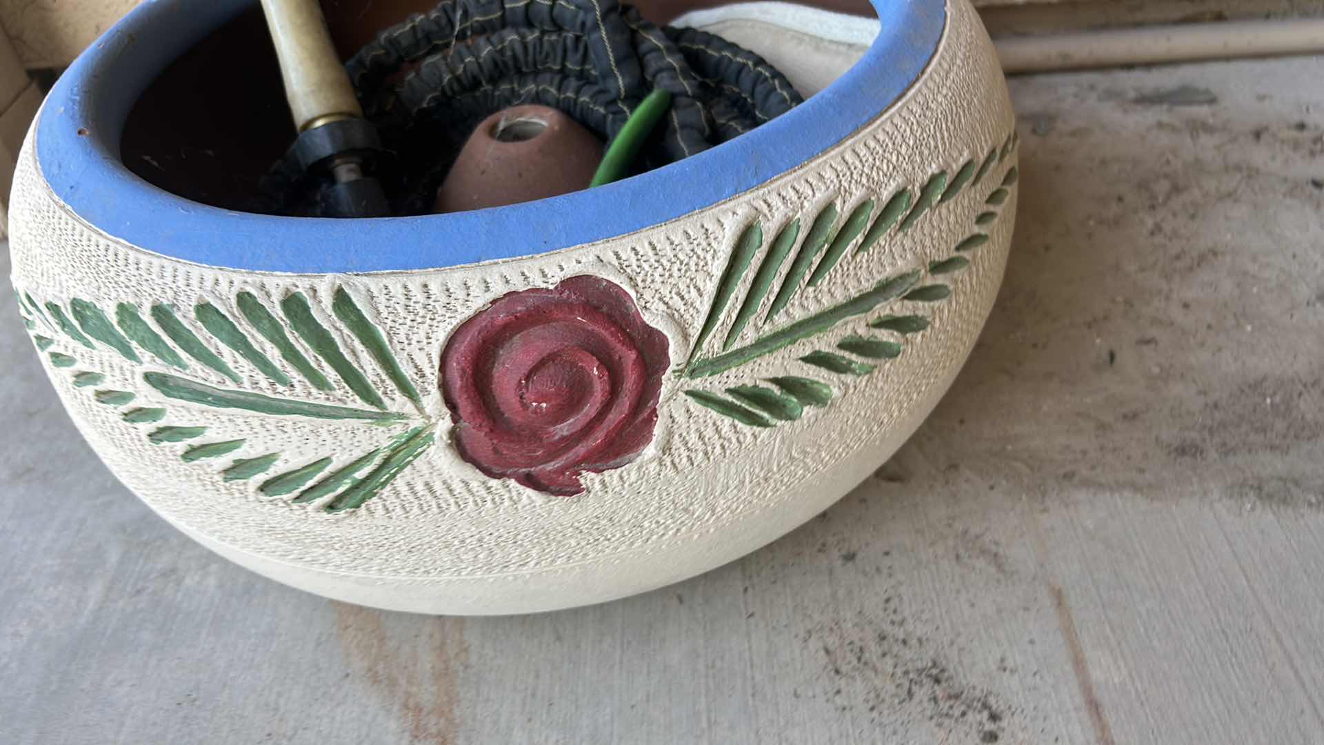 Photo 1 of HOSE AND POTTERY