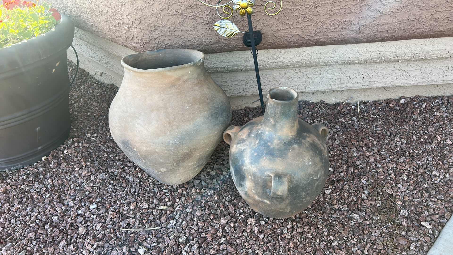 Photo 1 of OUTDOOR DECOR LARGEST 17”x 18”