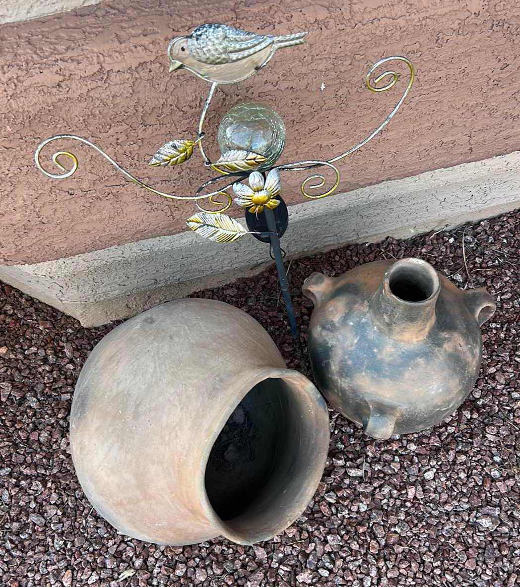 Photo 1 of OUTDOOR DECOR LARGEST 17”x 18”