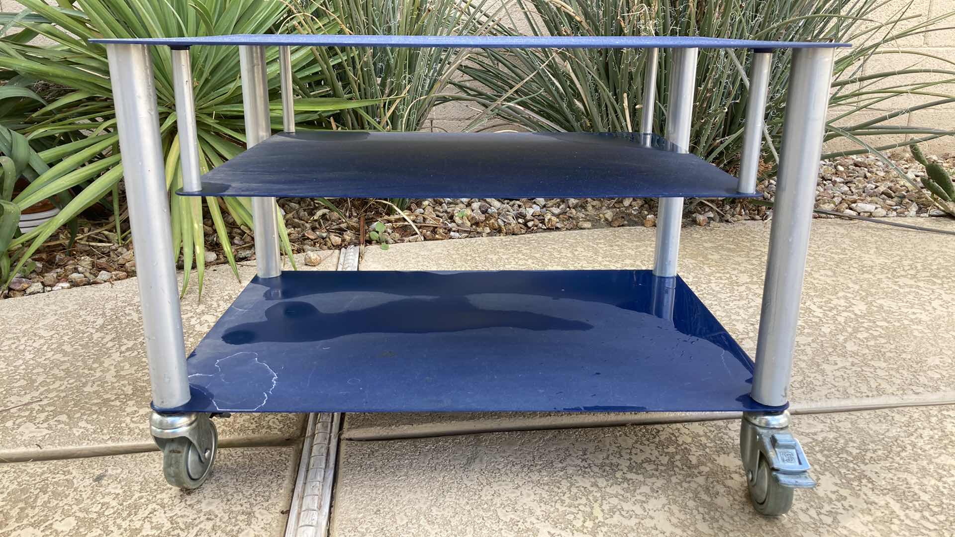 Photo 1 of HEAVY DUTY STEEL ROLLING CART 25.5” 19.75” H18”