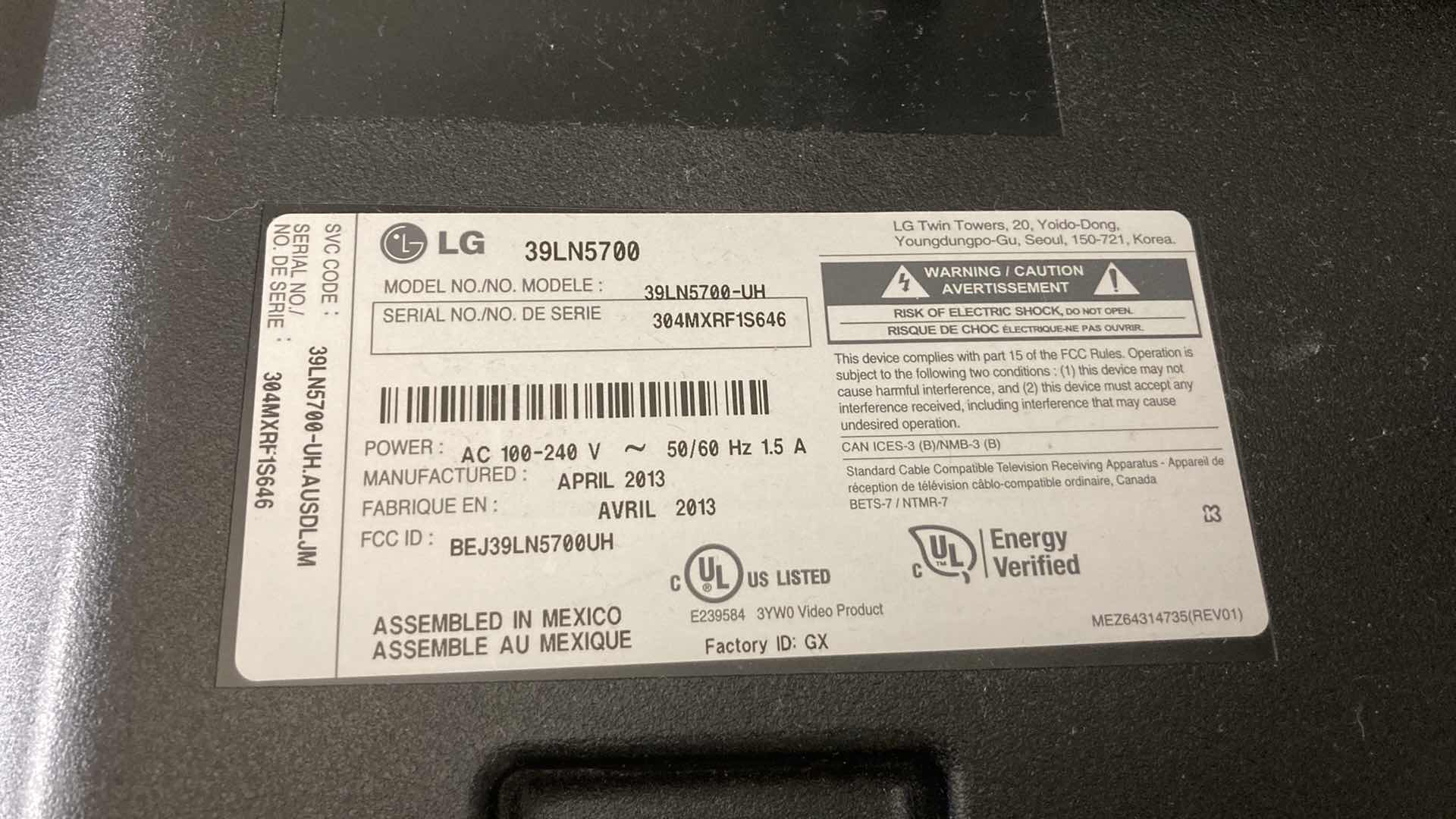 Photo 3 of LG 39” HD TV WALL MOUNT ONLY W REMOTE