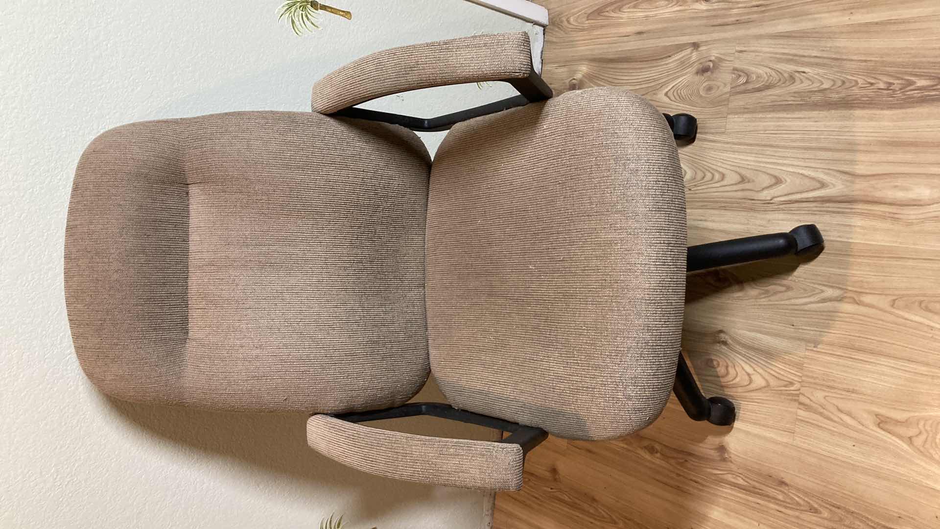 Photo 1 of INTEGRATED FURNITURE SOLUTIONS OFFICE CHAIR 25” X 28” H42”