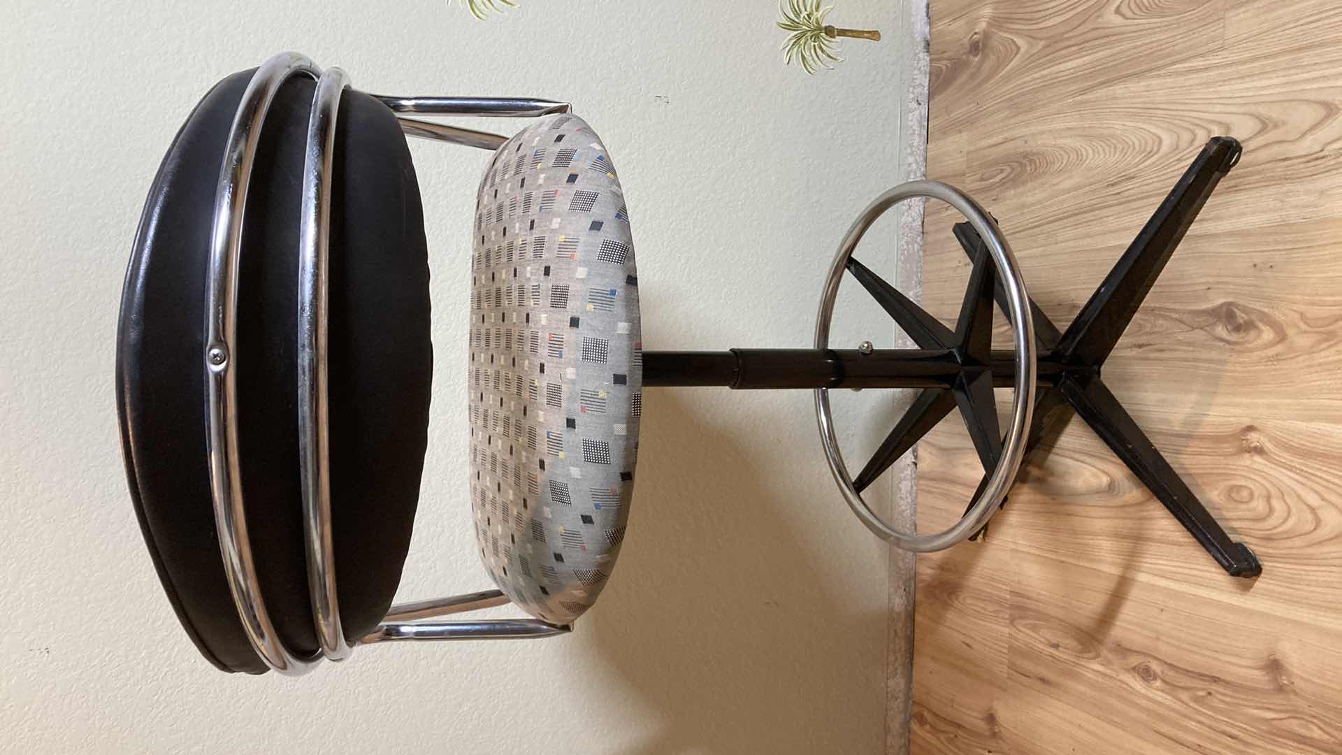 Photo 1 of VINTAGE BAR STOOL 20.5” X 22” H39.5”