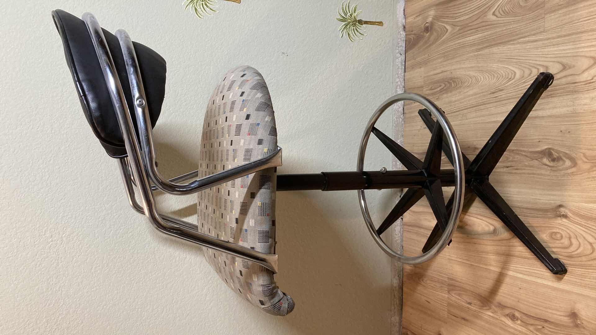 Photo 1 of VINTAGE BAR STOOL 20.5” X 22” H39.5”