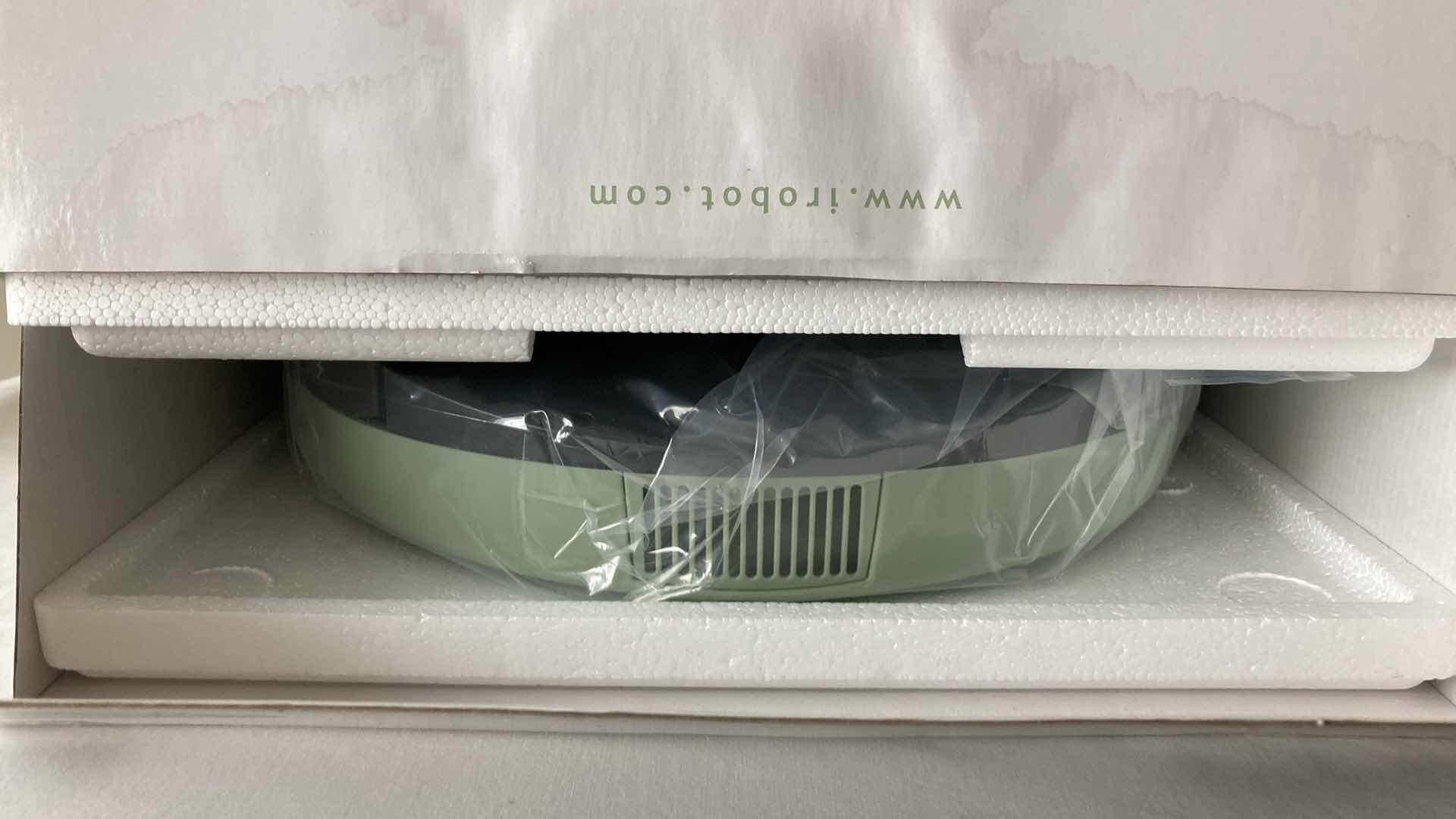 Photo 5 of NEW IROBOT ROMBA MODEL 405