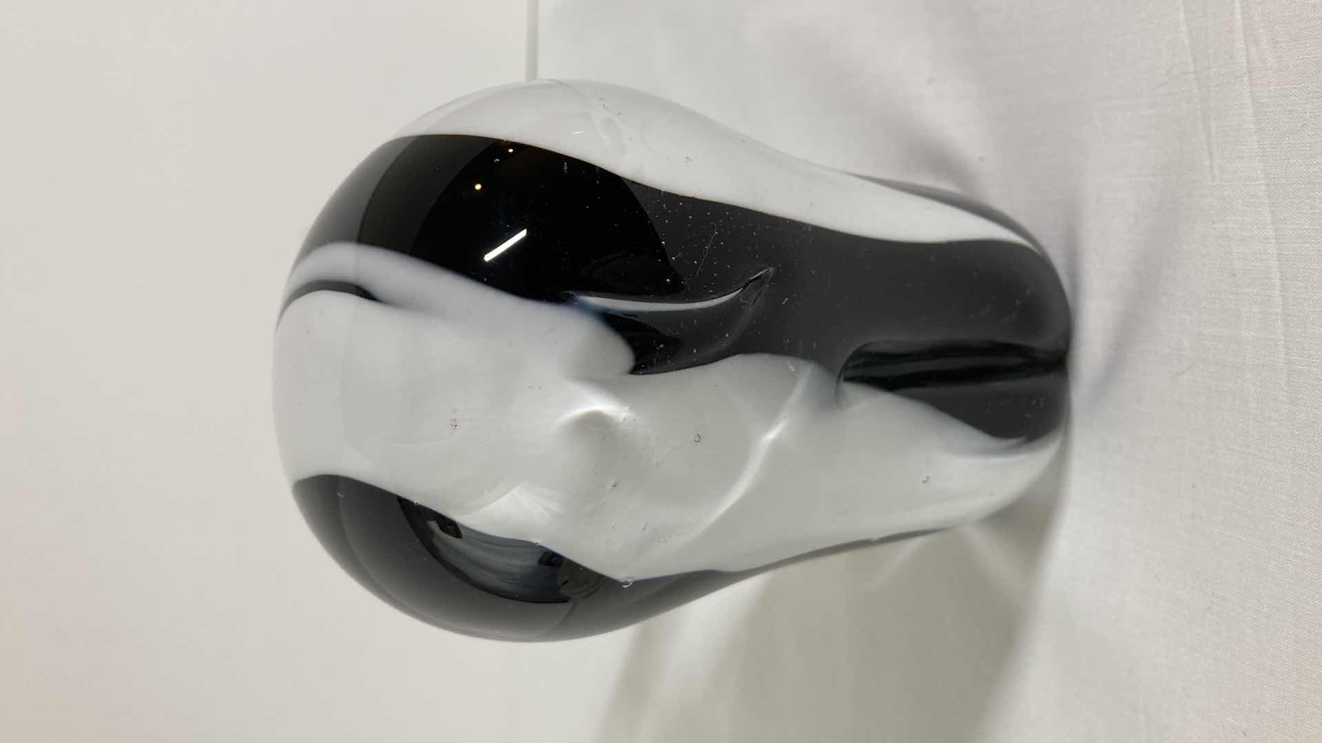 Photo 1 of BLACK & WHITE BULL SOLID GLASS FIGURINE 3.25” X 7.25” H5”