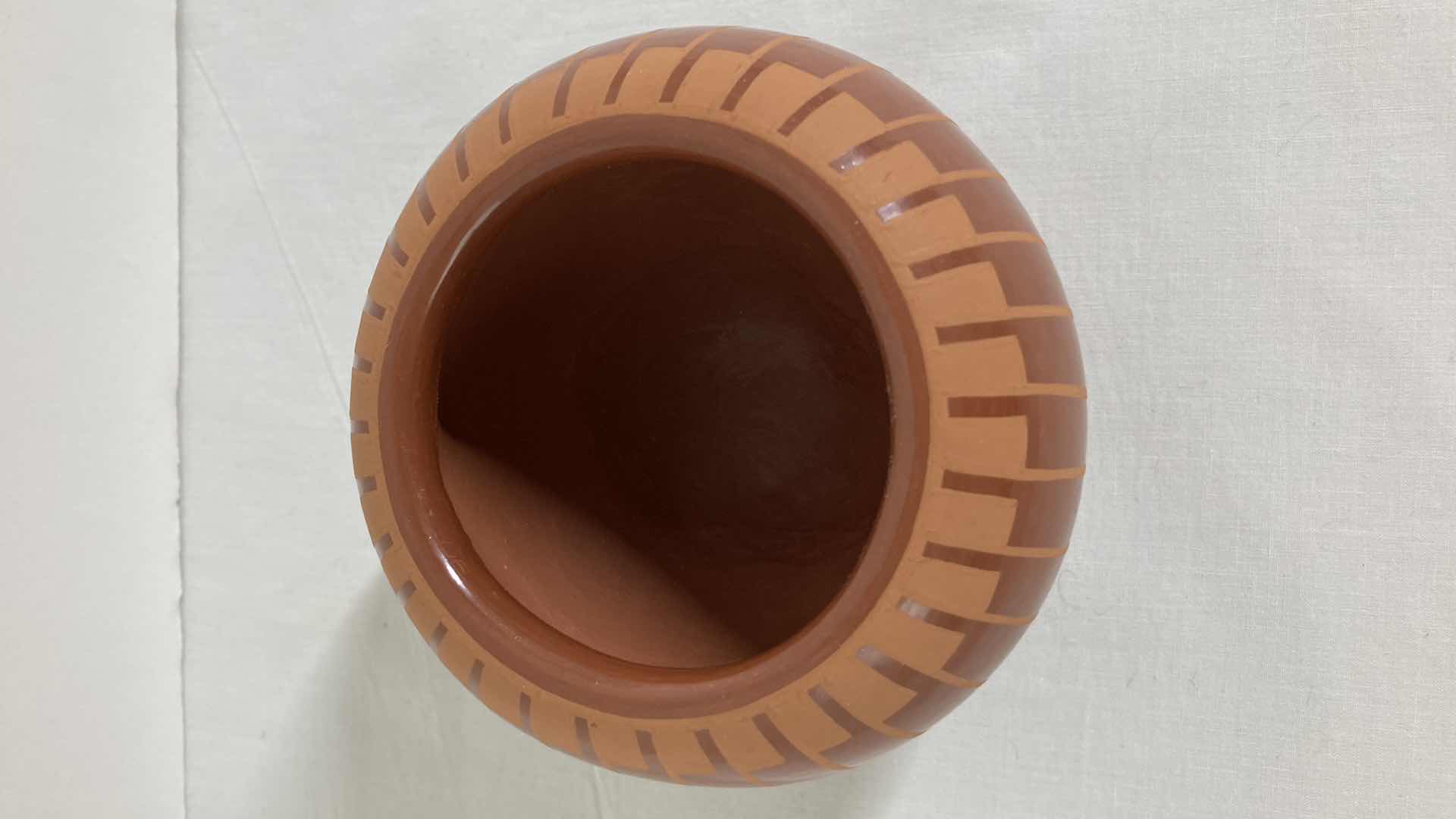 Photo 1 of JERRY SISTERS SANTA CLARA SOUTHWESTERN STYLE POT 4.5” X 3.25”