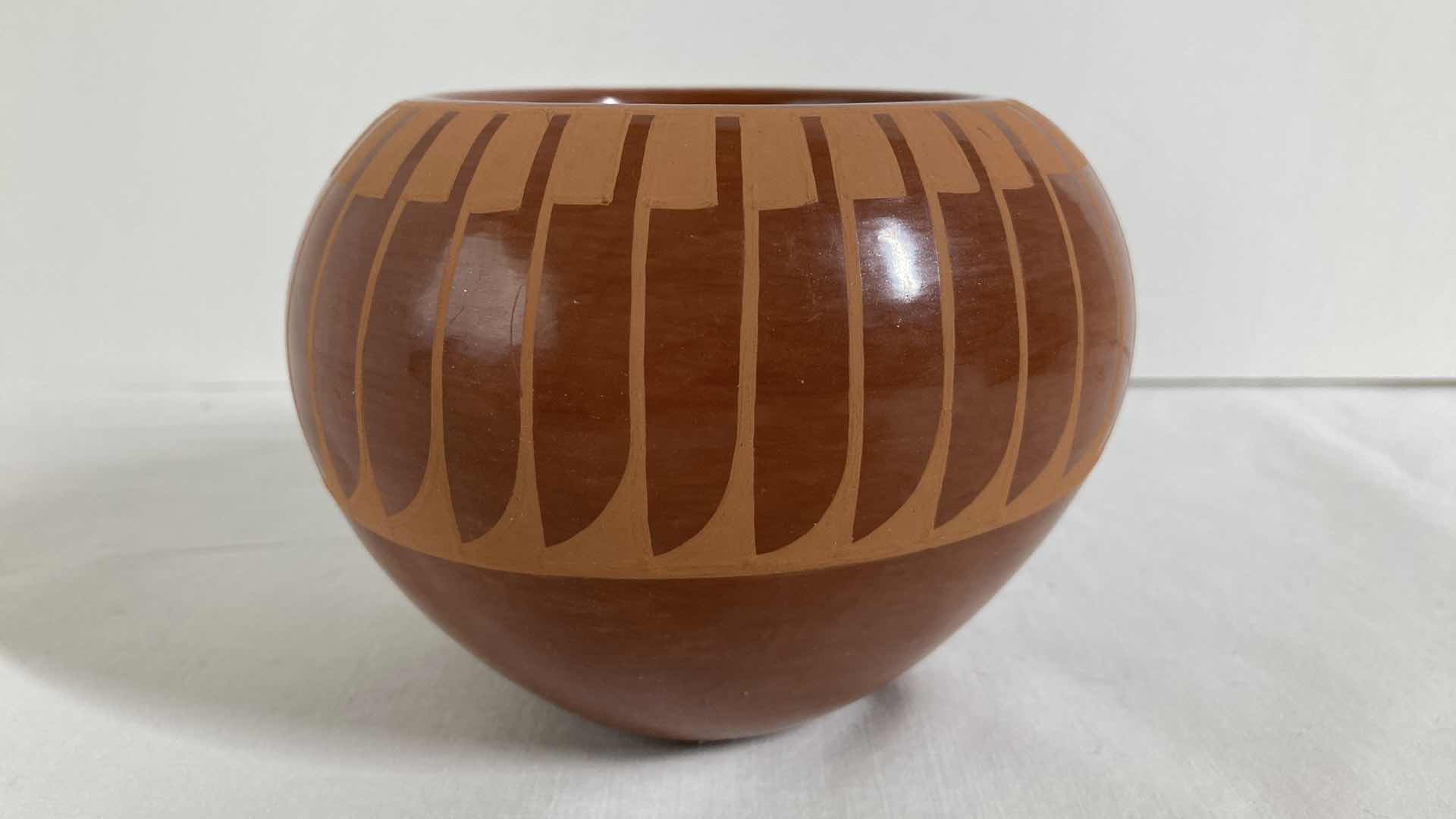 Photo 1 of JERRY SISTERS SANTA CLARA SOUTHWESTERN STYLE POT 4.5” X 3.25”