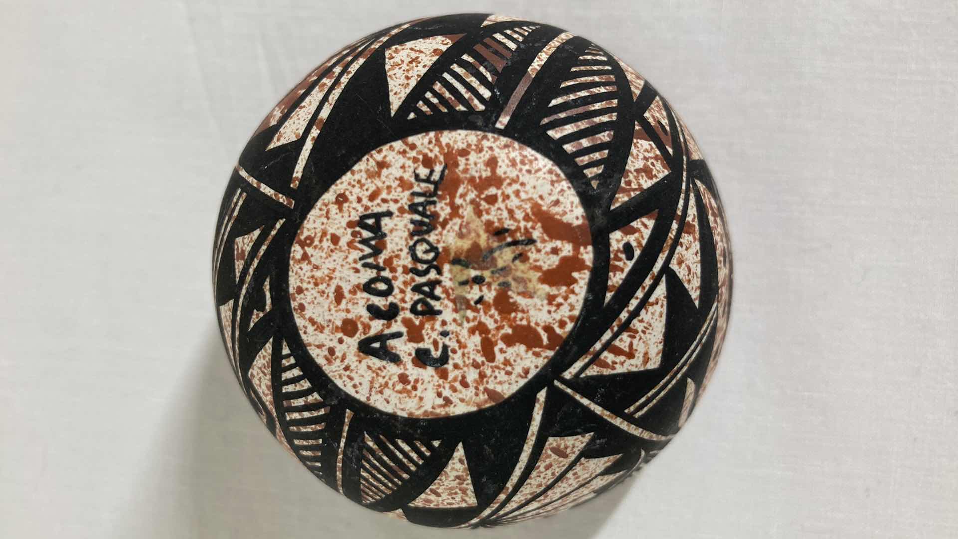 Photo 1 of NATIVE AMERICAN POTTERY ACOMA C.PASQUALE 2.75” X 1.75”