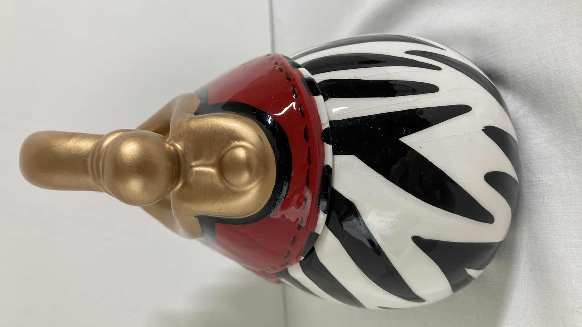 Photo 4 of DAVID’S COOKIES CERAMIC PURSE JAR 6.5” X 4.25” H6”