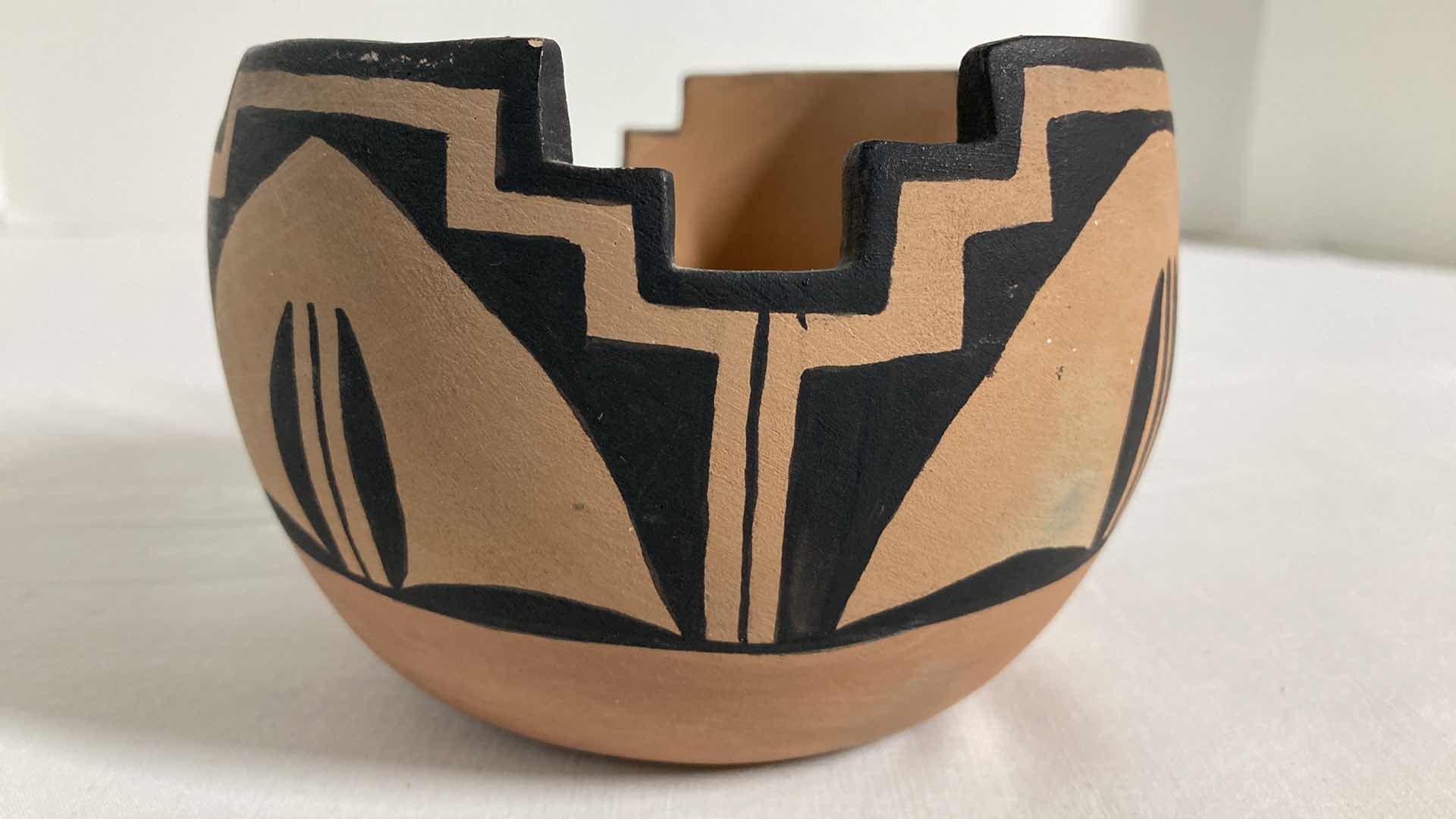 Photo 1 of SAN FELIPE PERUVIAN POTTERY BY MARIE R. SANDOVAL 9525 4.75” X 3.25”