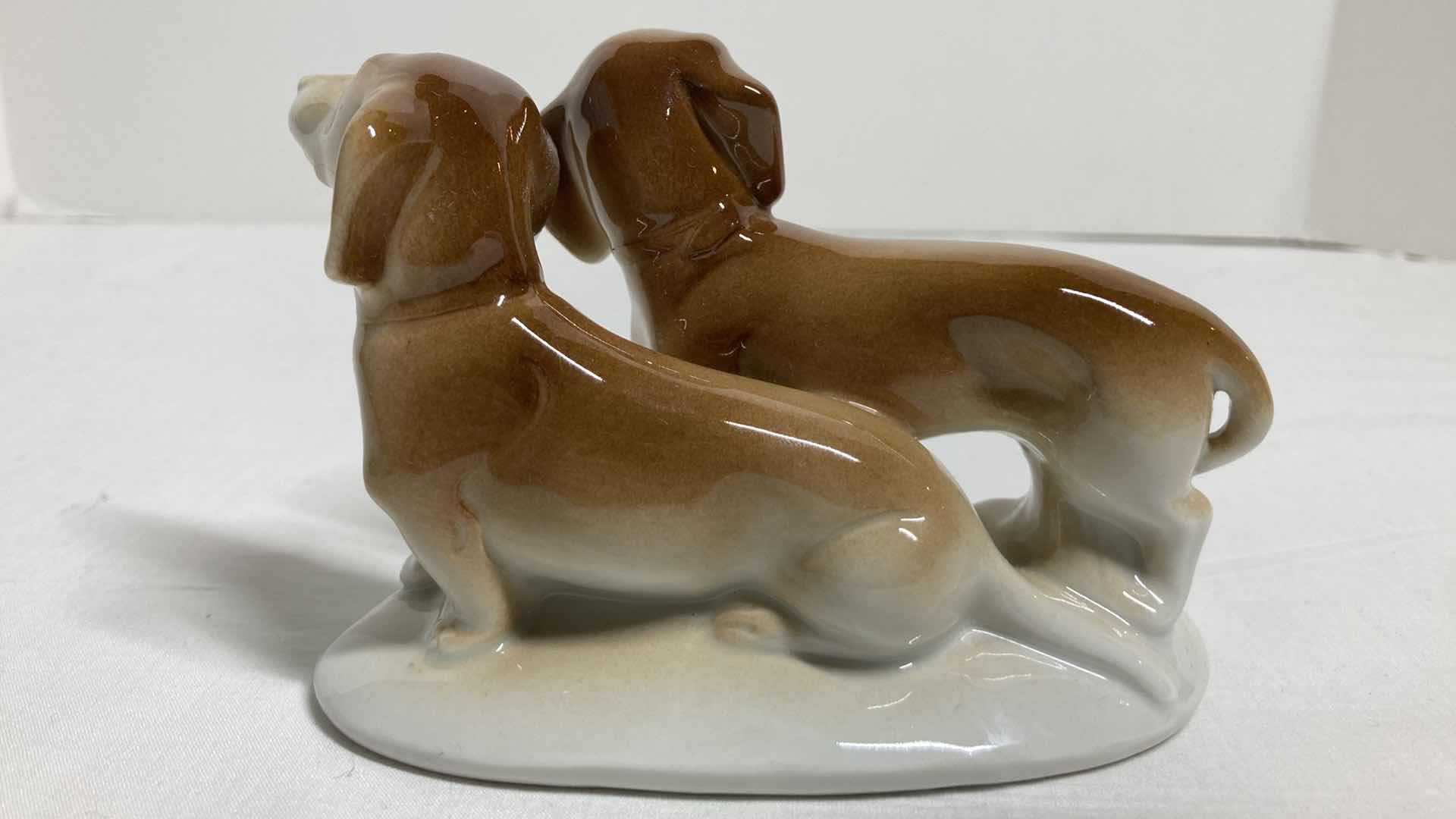 View 4 of GRAEFENTHAL DACHSHUND PORCELAIN FIGURINE 5” X 2.75” H3.25”